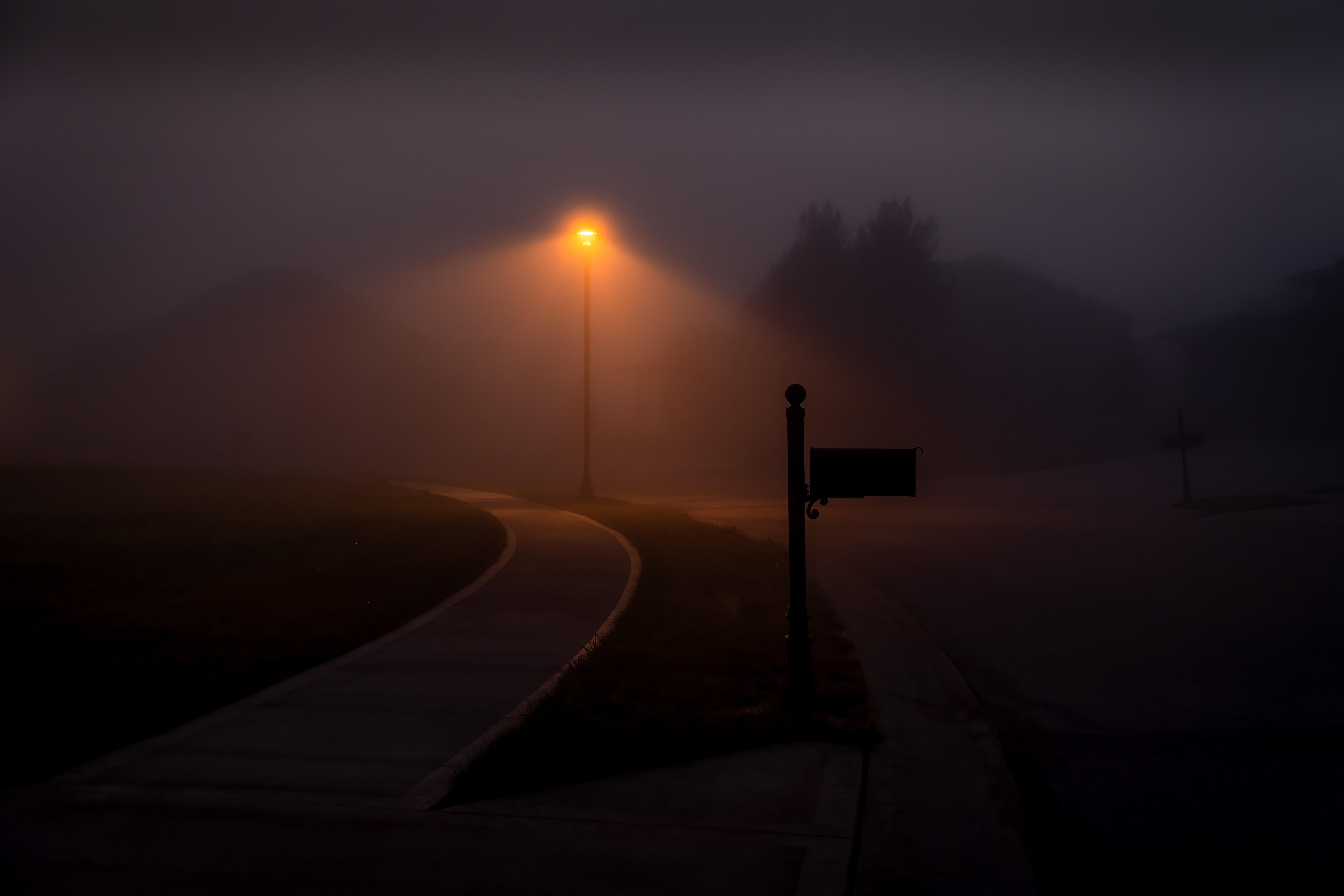 Morgen Fog-E-Mailbox – Photograph von Nick Vedros
