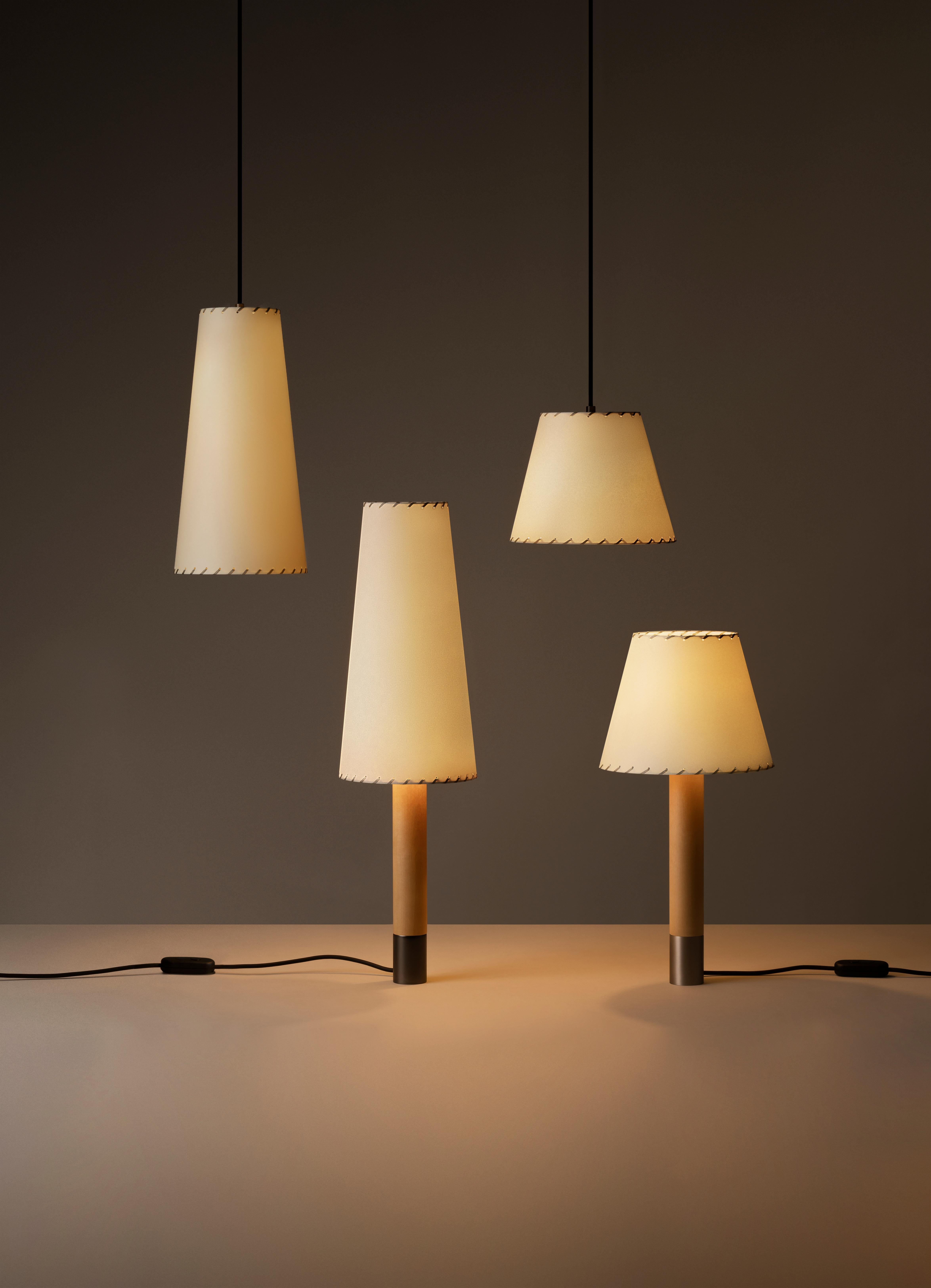 Spanish Nickel and Beige Básica M1 Table Lamp by Santiago Roqueta, Santa & Cole For Sale