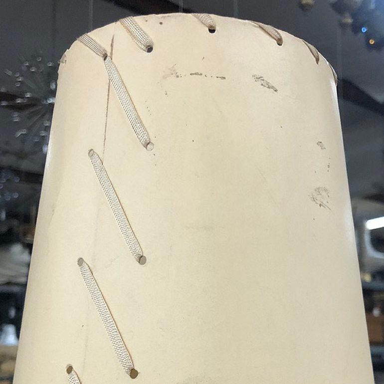 Metallo Lampada da tavolo Nickel Básica M2 di Santiago Roqueta per Santa & Cole con paralume a cono in vendita