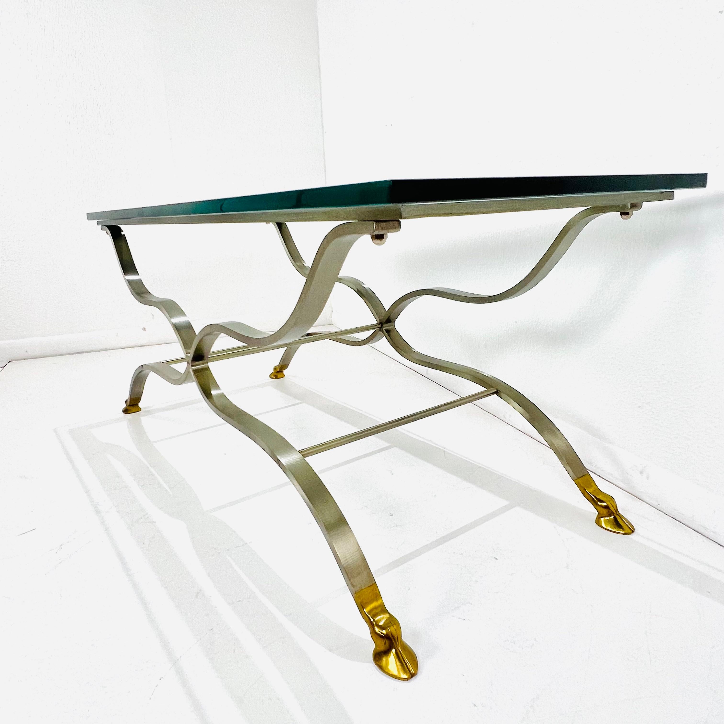 Laiton Table basse en nickel et laiton à base en X dans le style de la Maison Jansen en vente