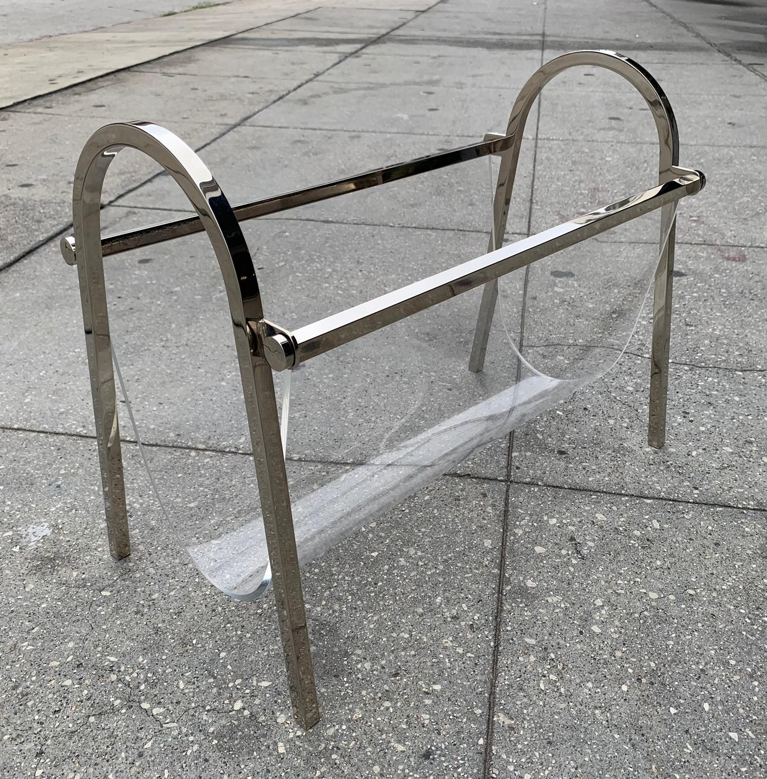 Portariviste in nichel e lucite di Charles Hollis Jones, Collezione Arched in vendita 1