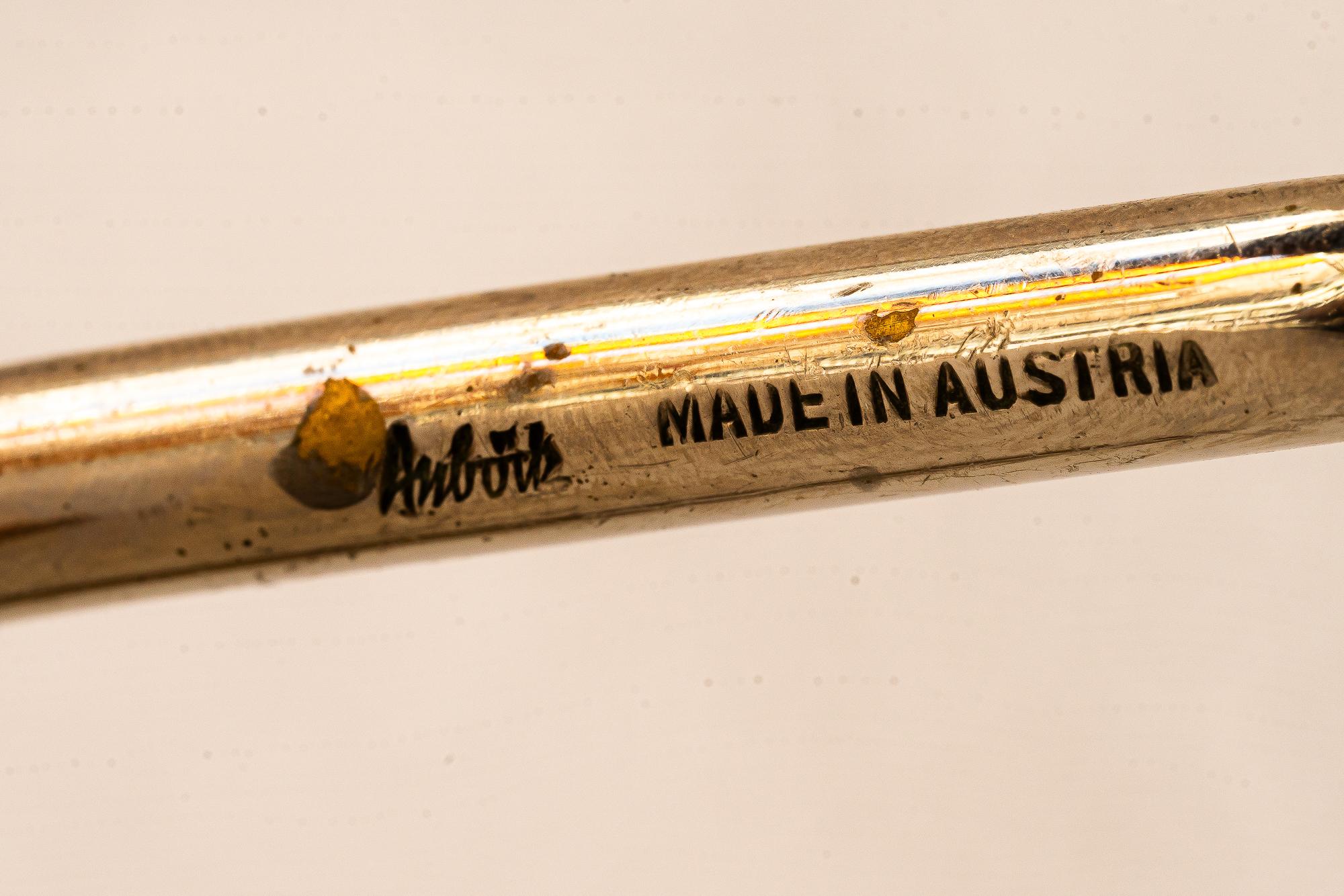 Vernickelter Auböck Ringhalter um 1950 (signiert) (Mitte des 20. Jahrhunderts) im Angebot