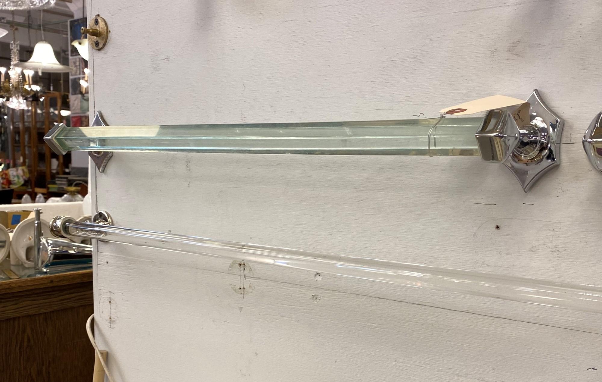 Nickel Plated Bath Clear Glass Towel Bar by Sterling Ham Co. England Mid-20th C. In Good Condition In New York, NY