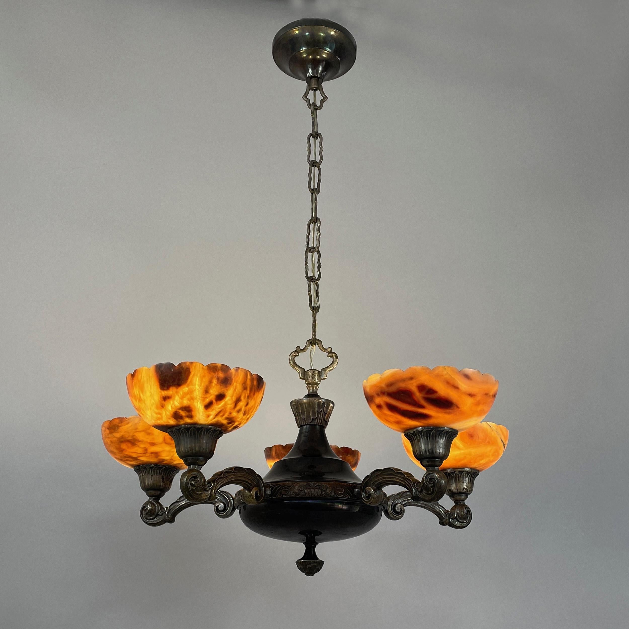 Art déco Lustre à 5 lumières en laiton nickelé et albâtre, Suède, années 1920 à 1930 en vente