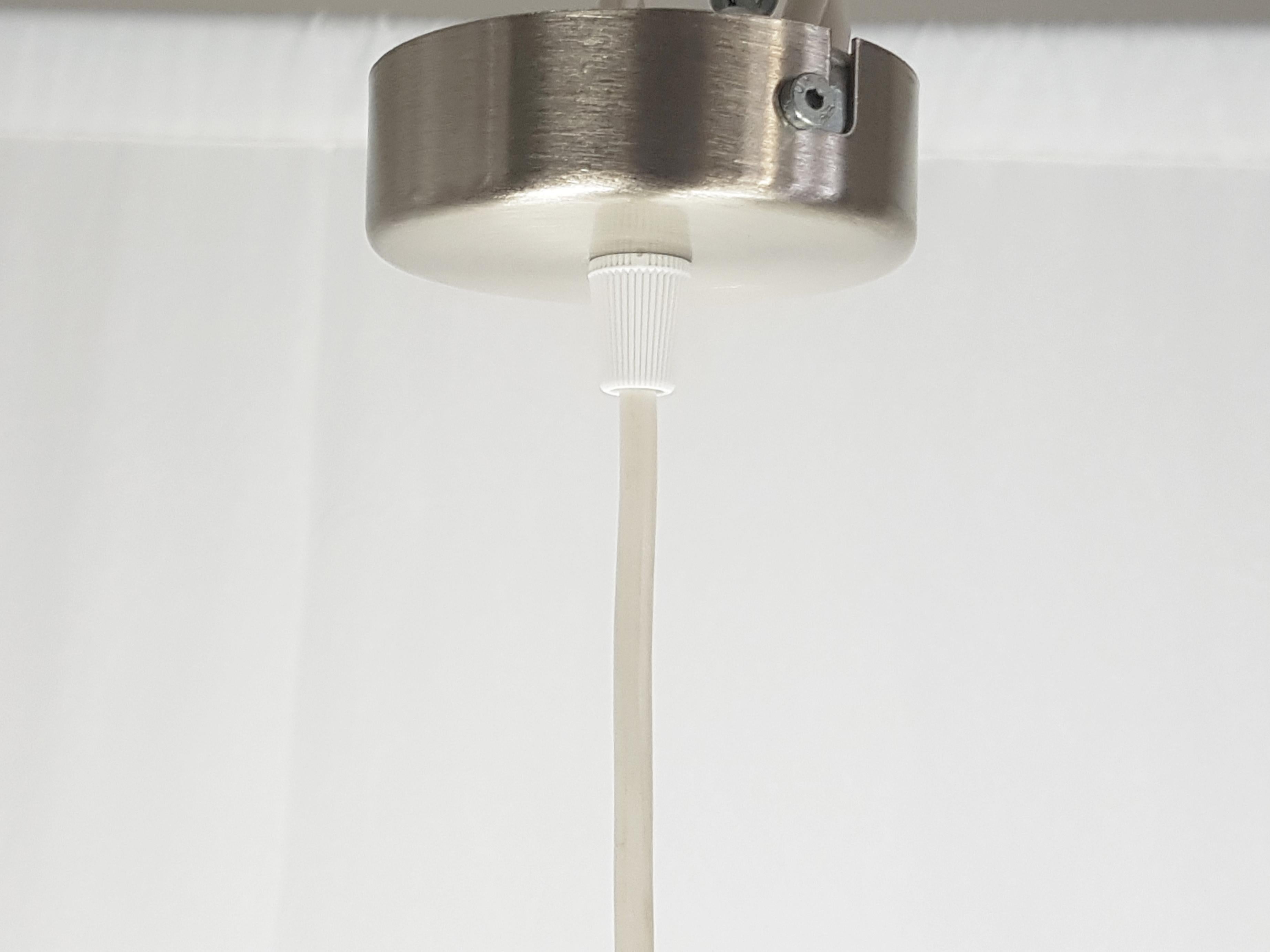 Lampe à suspension en laiton nickelé et plastique blanc des années 60 par Bandini Buti pour Kartell en vente 1