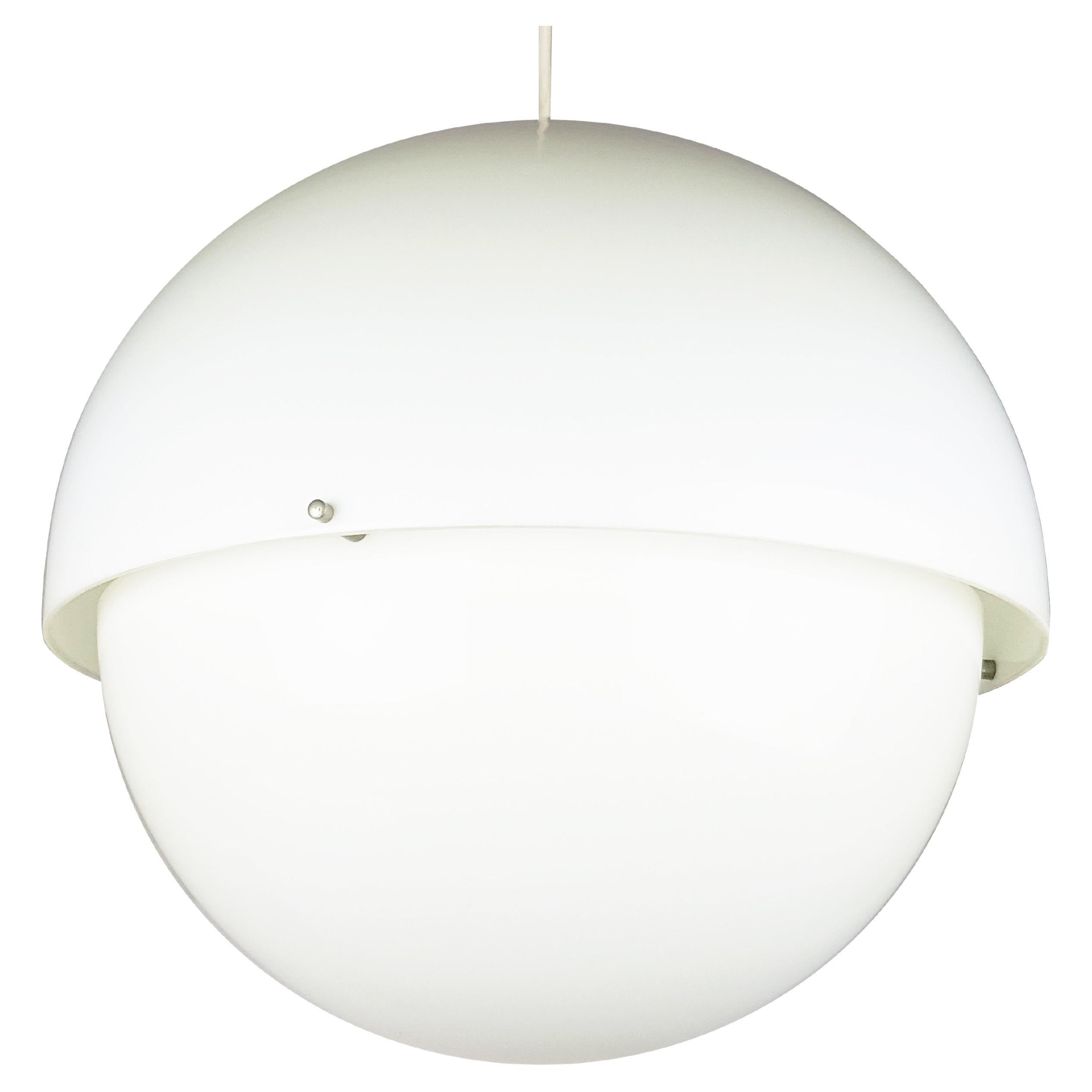 Lampe à suspension en laiton nickelé et plastique blanc des années 60 par Bandini Buti pour Kartell