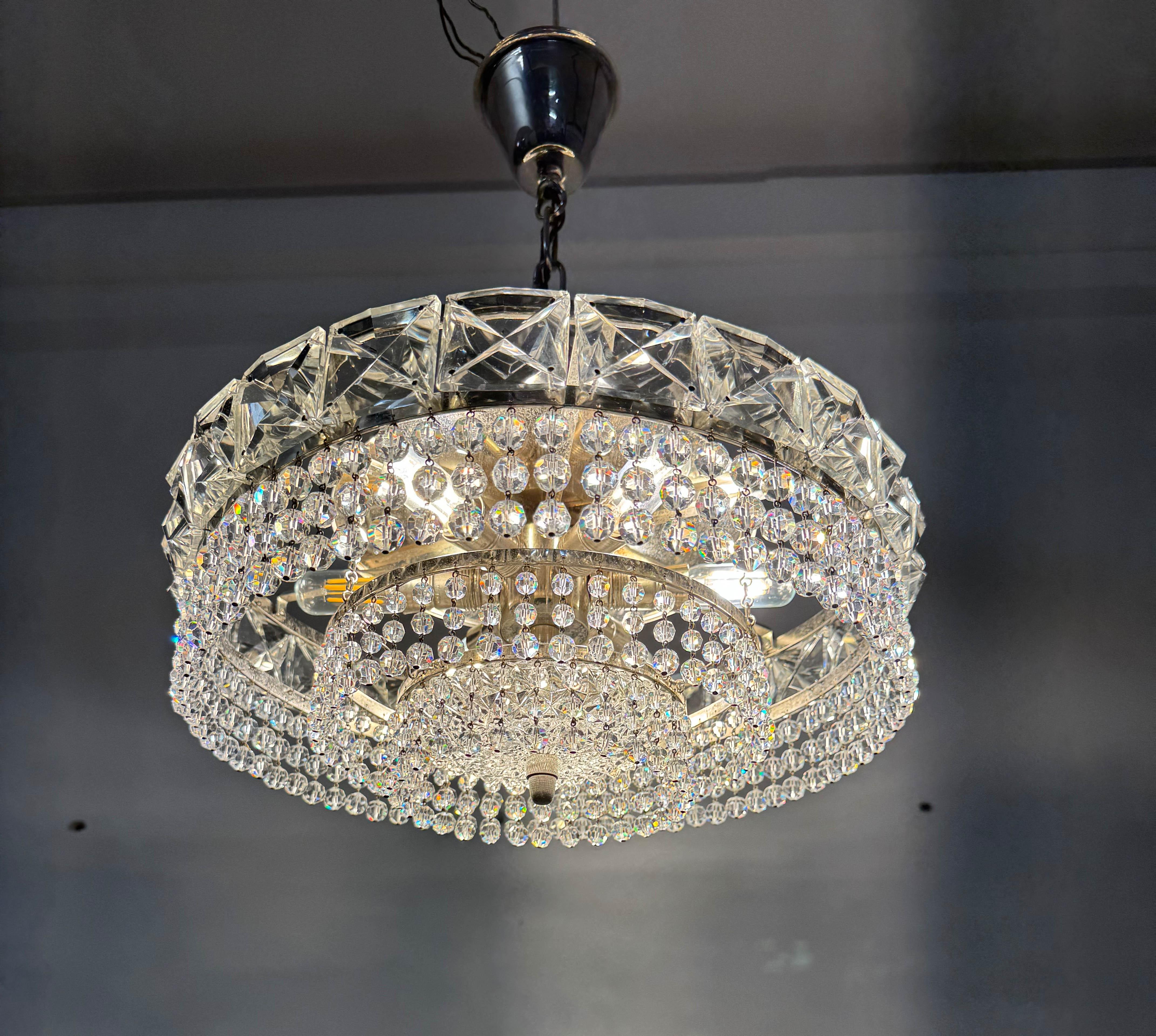 Lampadario in cristallo tagliato nichelato in vendita 5