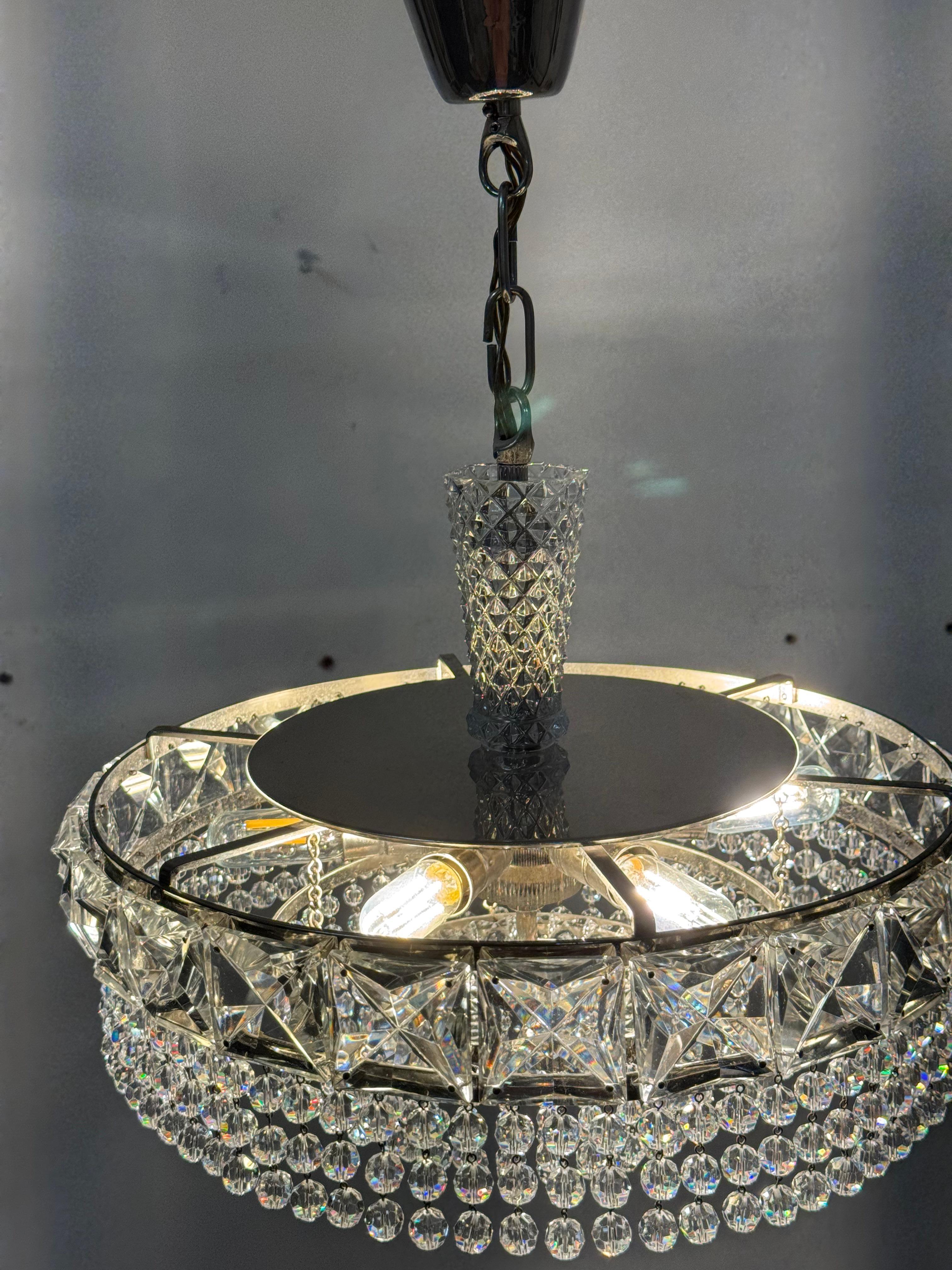 Lampadario in cristallo tagliato nichelato in vendita 7