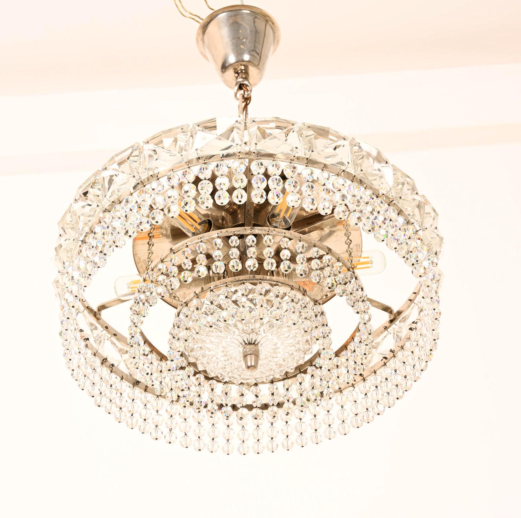 Austriaco Lampadario in cristallo tagliato nichelato in vendita