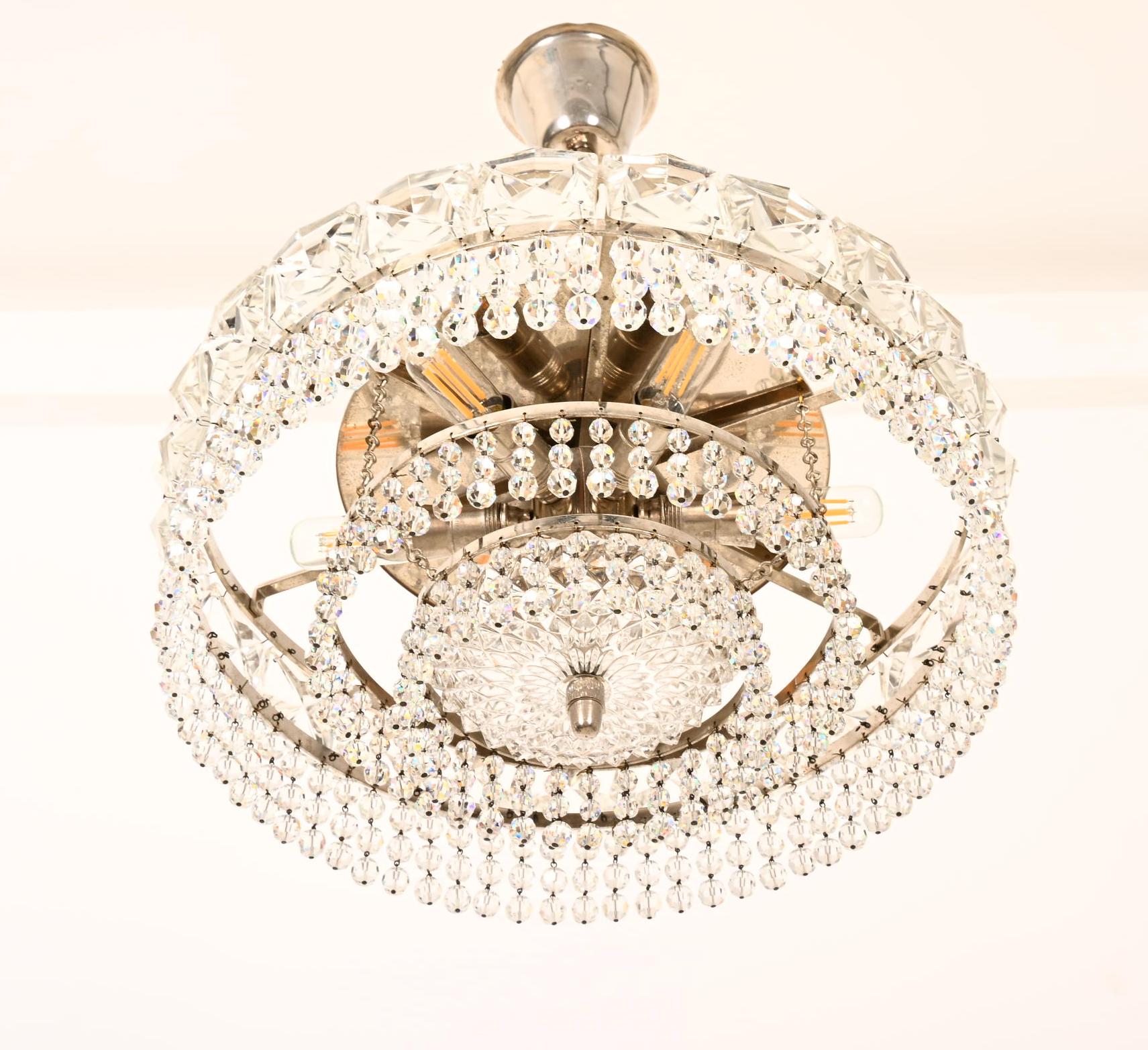 Lampadario in cristallo tagliato nichelato in vendita 1