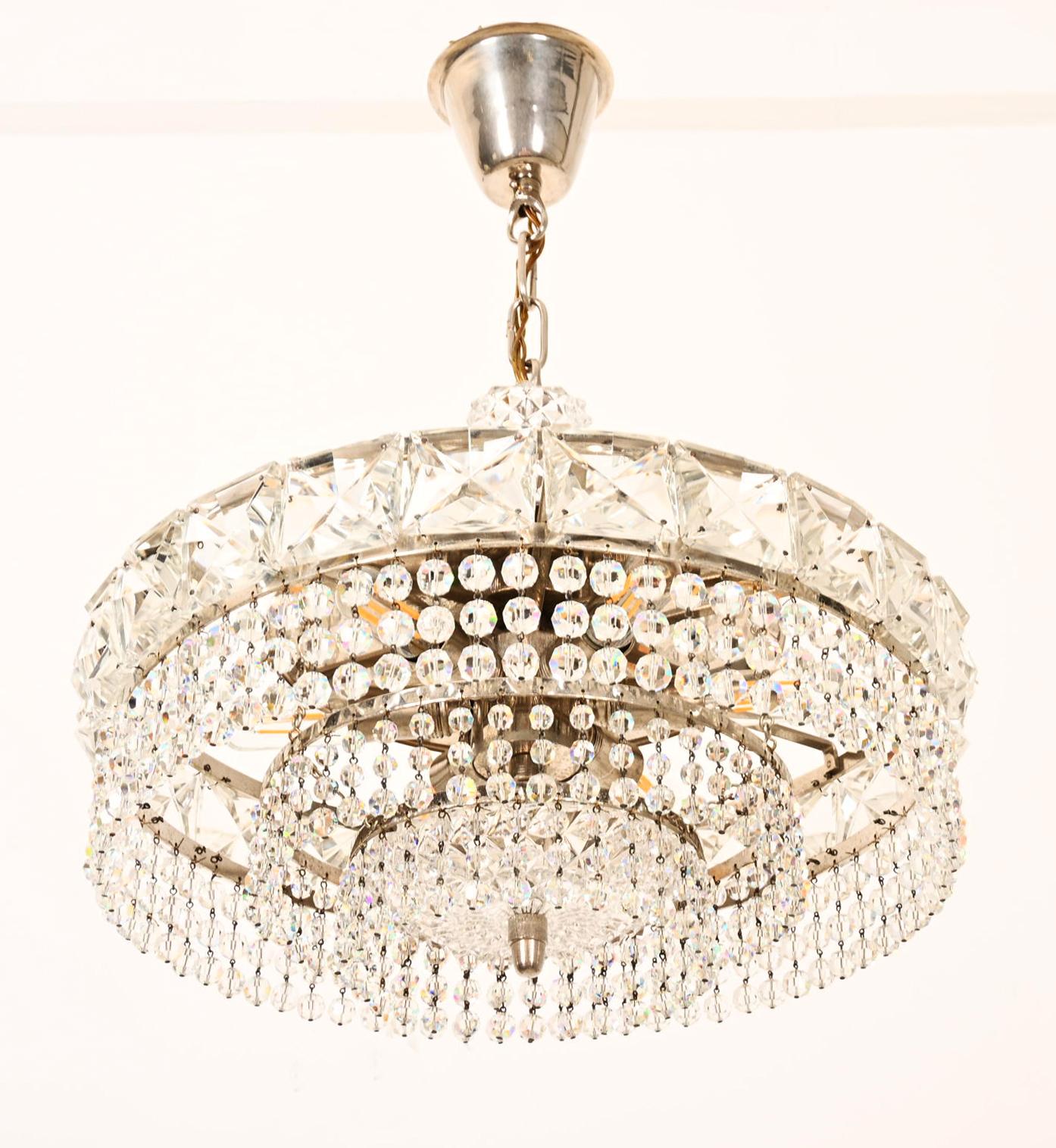 Lampadario in cristallo tagliato nichelato in vendita 2