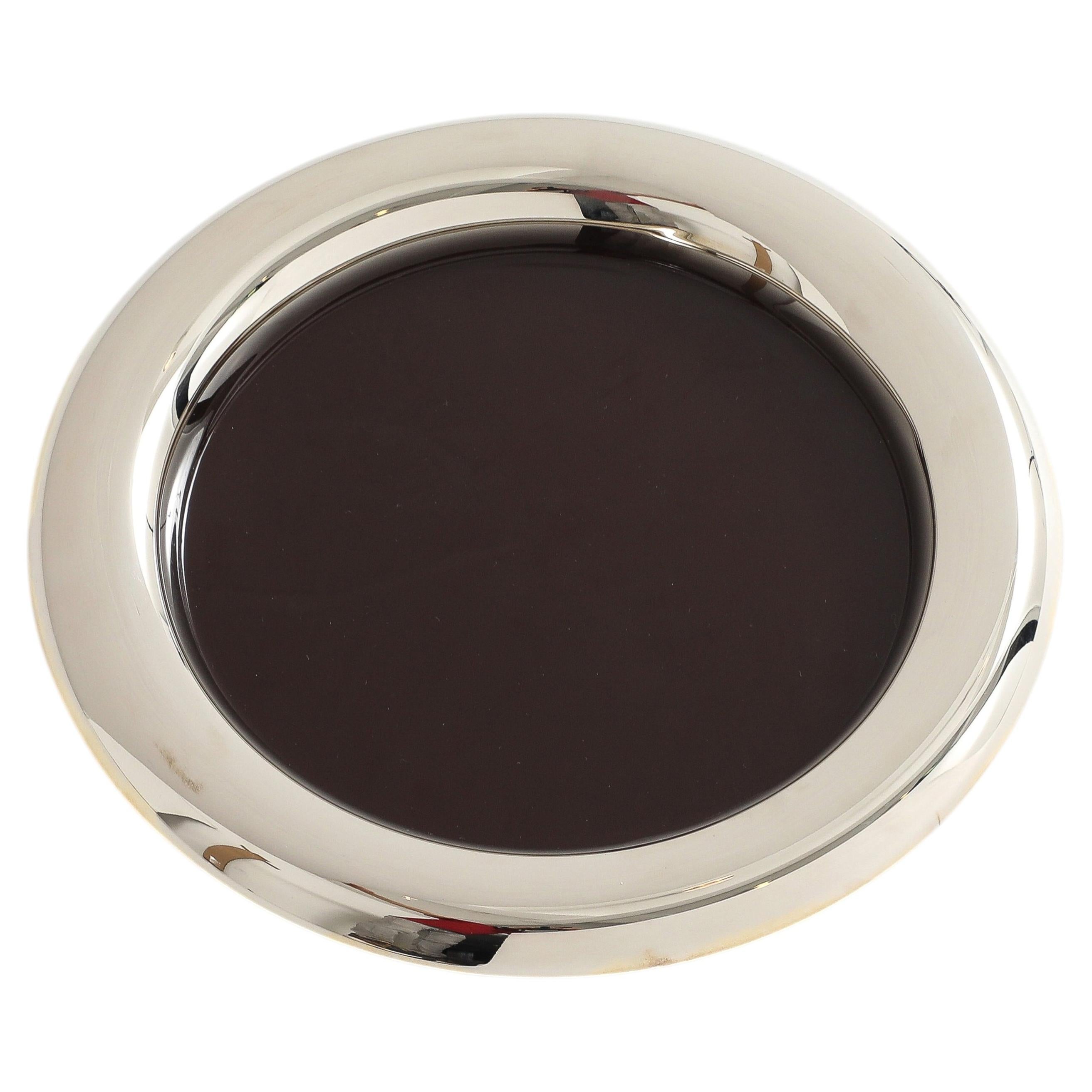 Bandeja para servir de oro niquelado y esmalte marrón, Italia, c. 1970 en venta