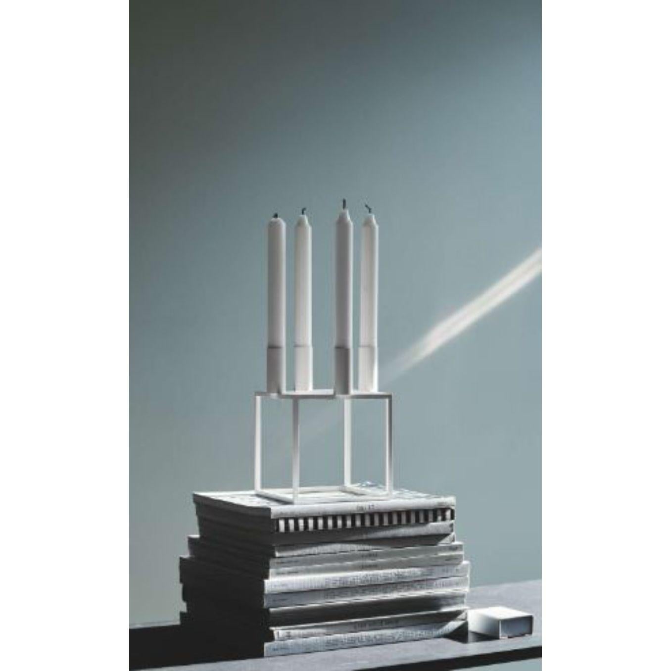Vernickelter Kubus-Kerzenhalter mit 4 Kerzenhaltern von Lassen (Metall) im Angebot