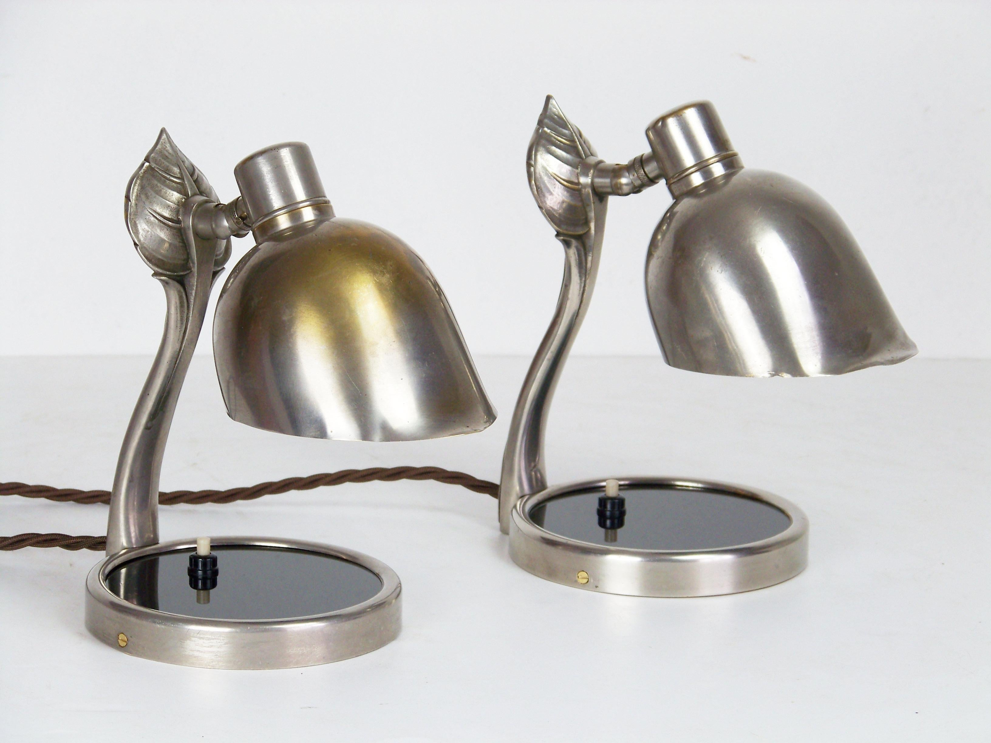 Fully functional. New cable installed. To the classic bulb. František Anýž's products are characterized by patented bulb holders and rotating joints.