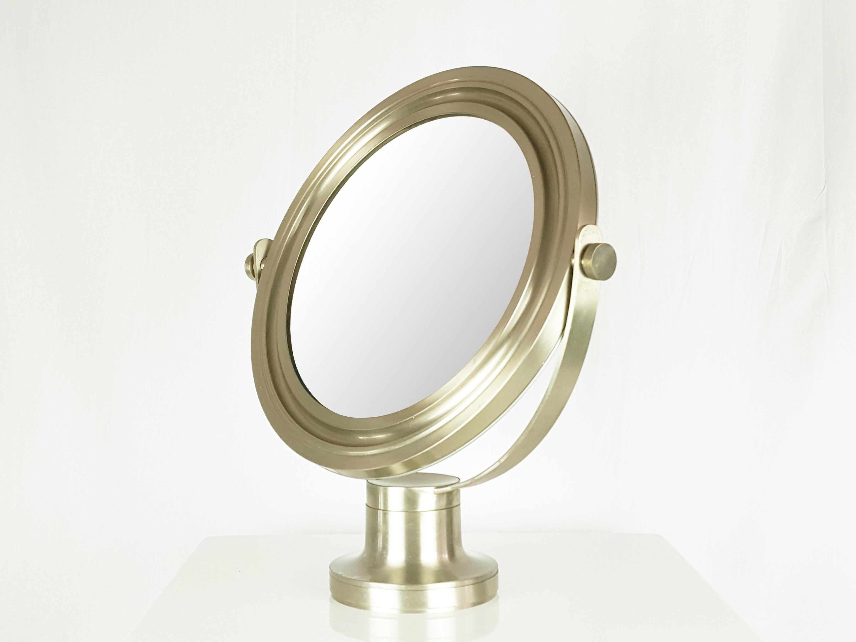 italien Miroir de table en métal nickelé et verre miroir des années 1960 dans le style de S. Mazza en vente
