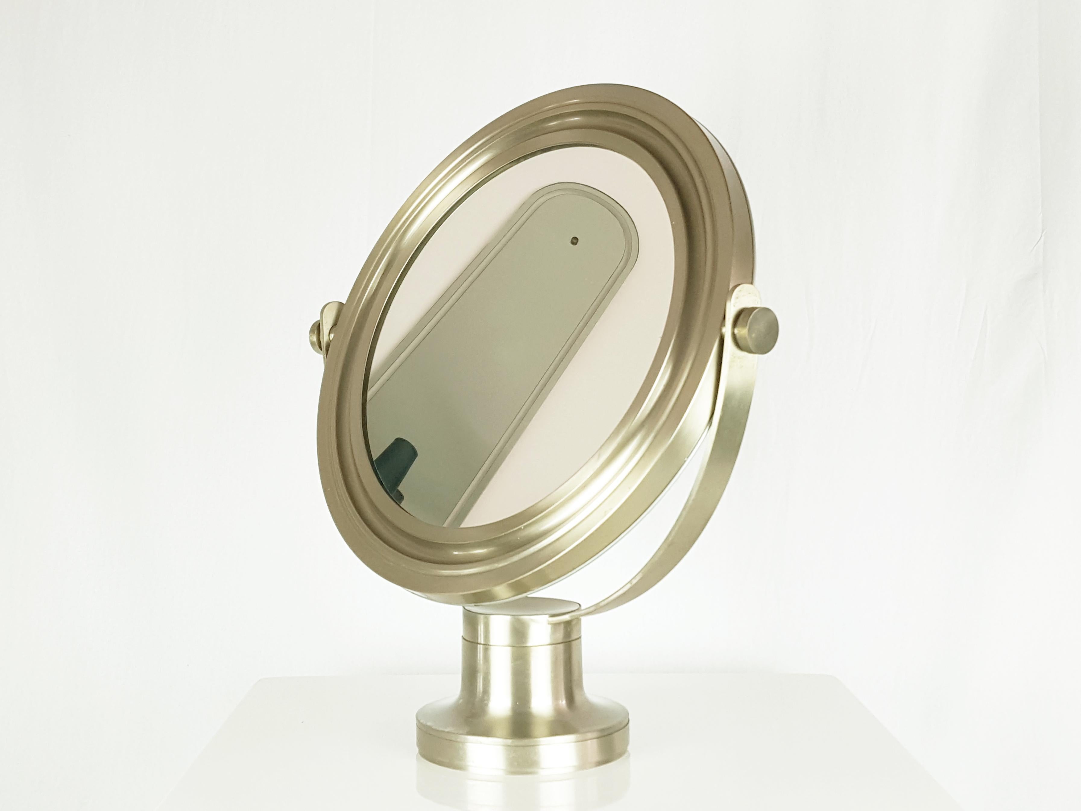 Miroir de table en métal nickelé et verre miroir des années 1960 dans le style de S. Mazza en vente 1