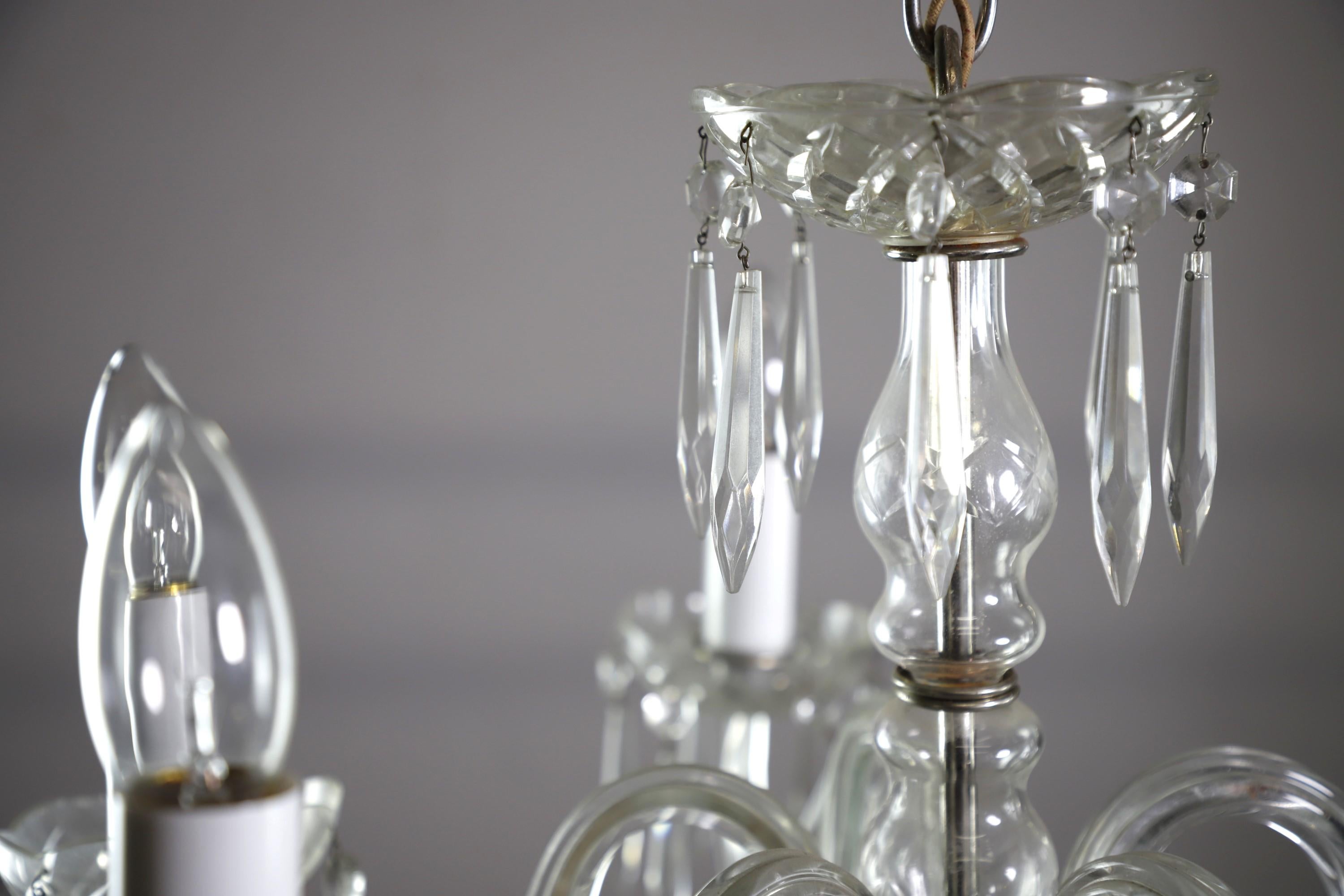 Lustre à 5 bras en nickel plaqué et restauré en cristal taillé transparent Bon état à New York, NY