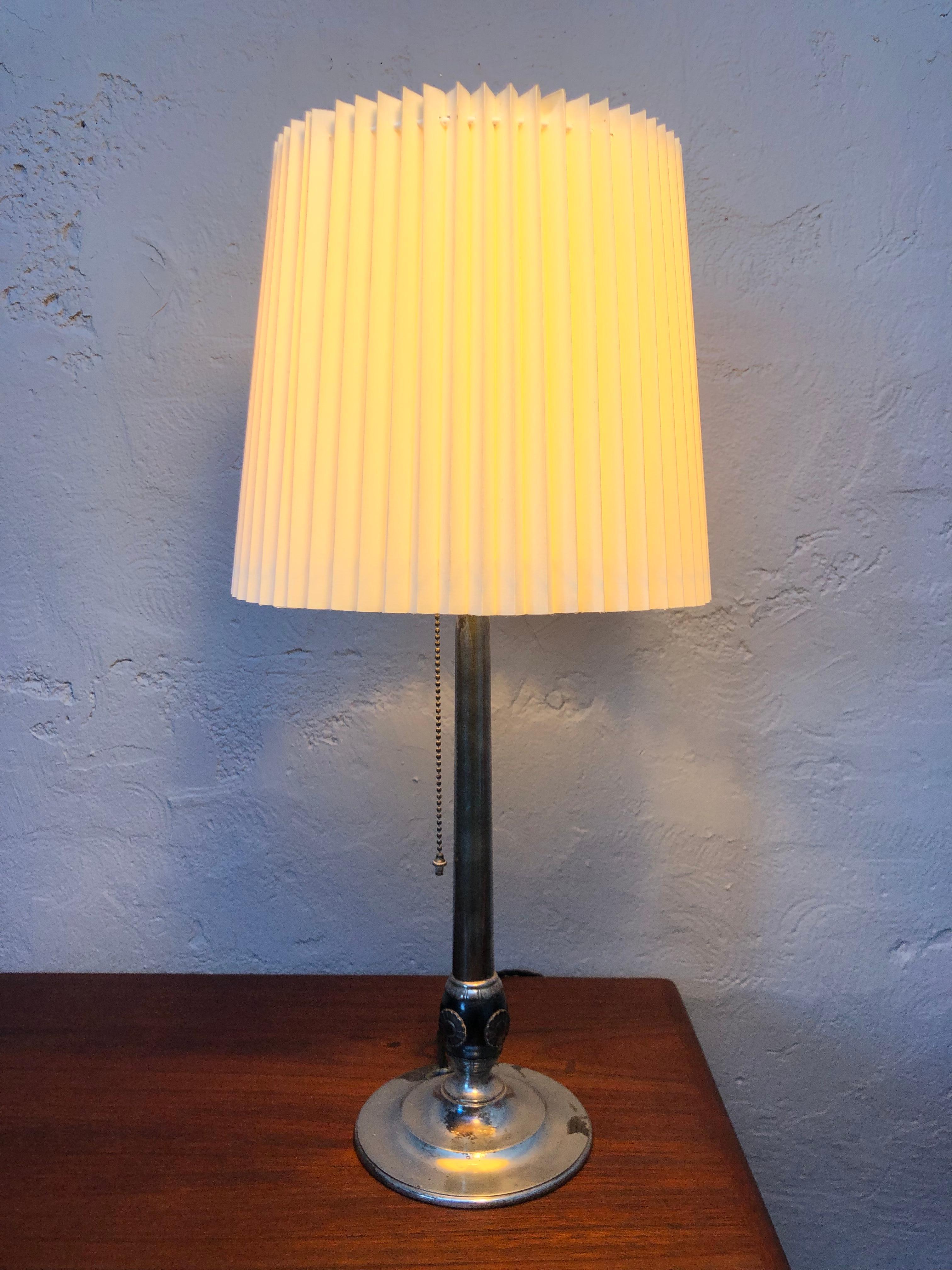 Nickel Plated Silver Art Deco Table Lamp from the 1930s For Sale 4