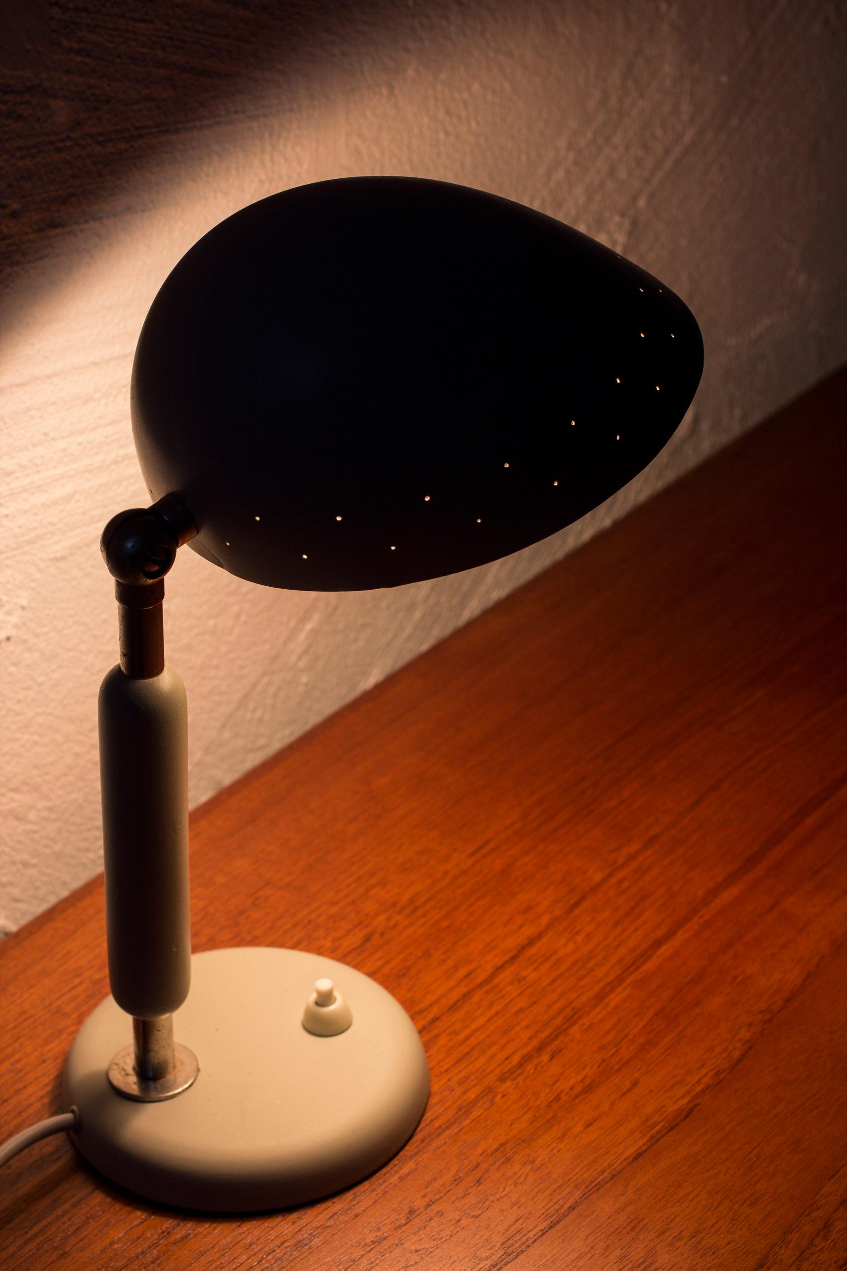 Lampe de table nickelée par Harald Notini pour Böhlmarks, Suède, années 1940-50 en vente 3