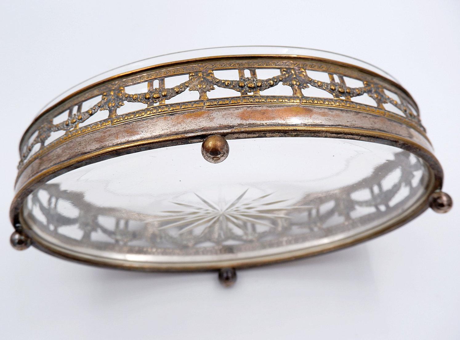 Nickel Silverplate French Louis XVI Oval Centerpiece - 19th In Good Condition For Sale In Linkebeek, BE
