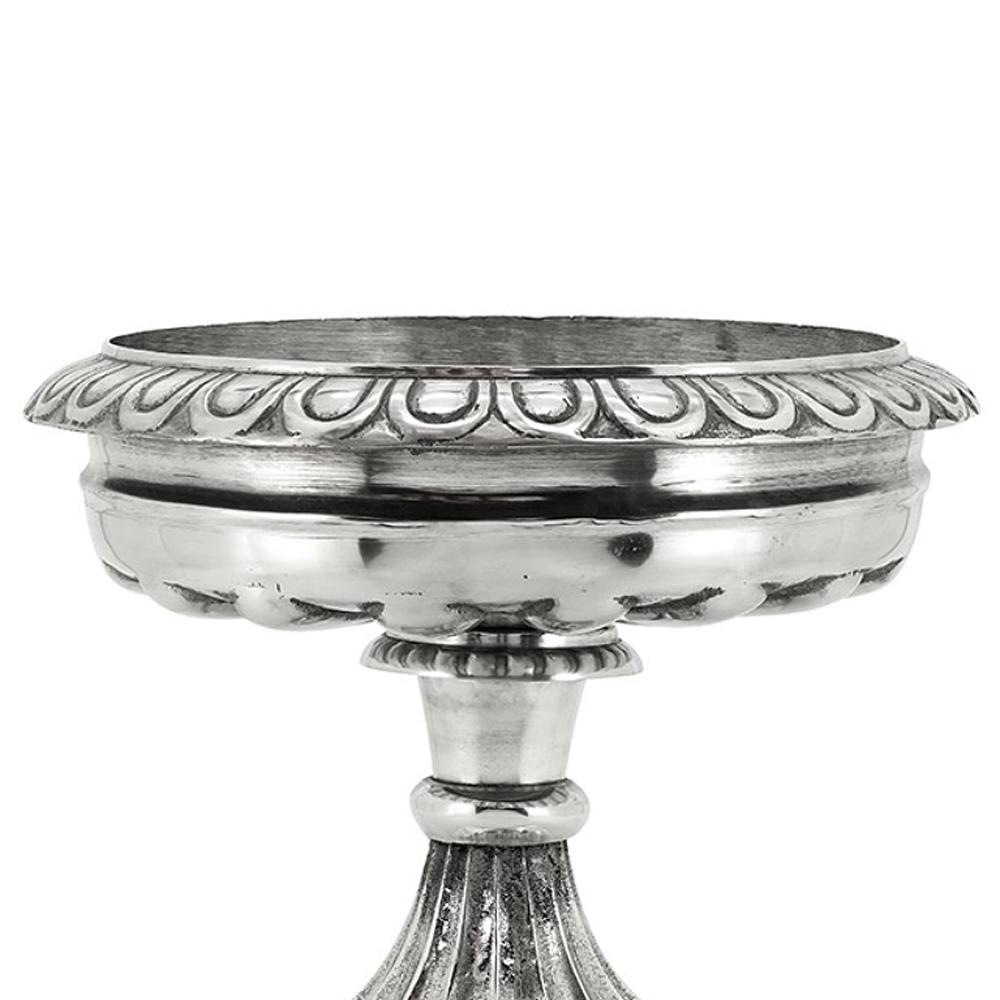Bowl nickel table in aluminium
in nickel finish. Elegant center table bowl.