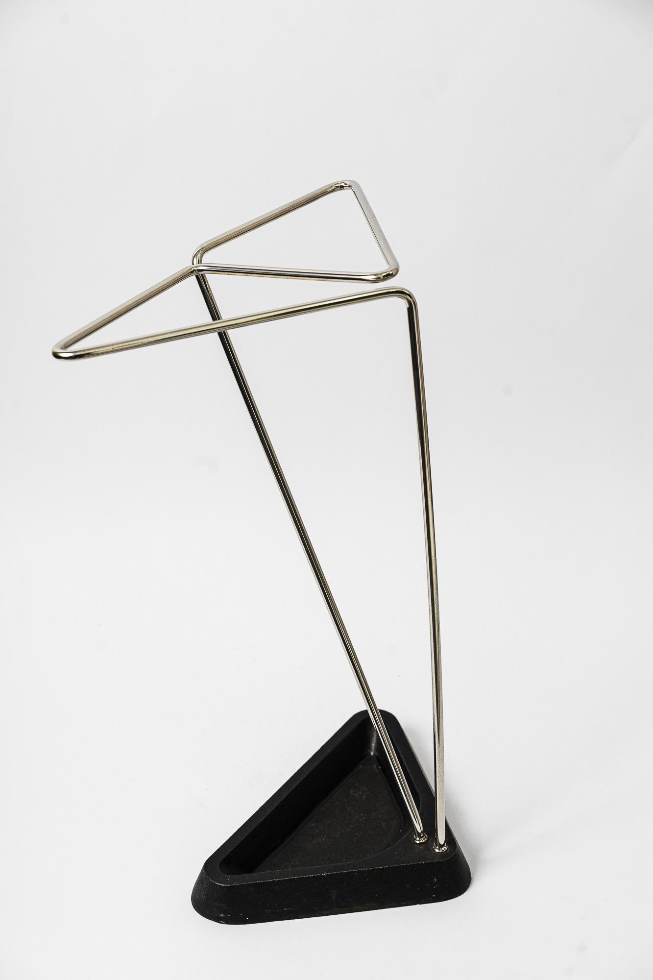 Schirmständer aus Nickel, 1950er Jahre
Vernickelt 
Geschwärztes Metall