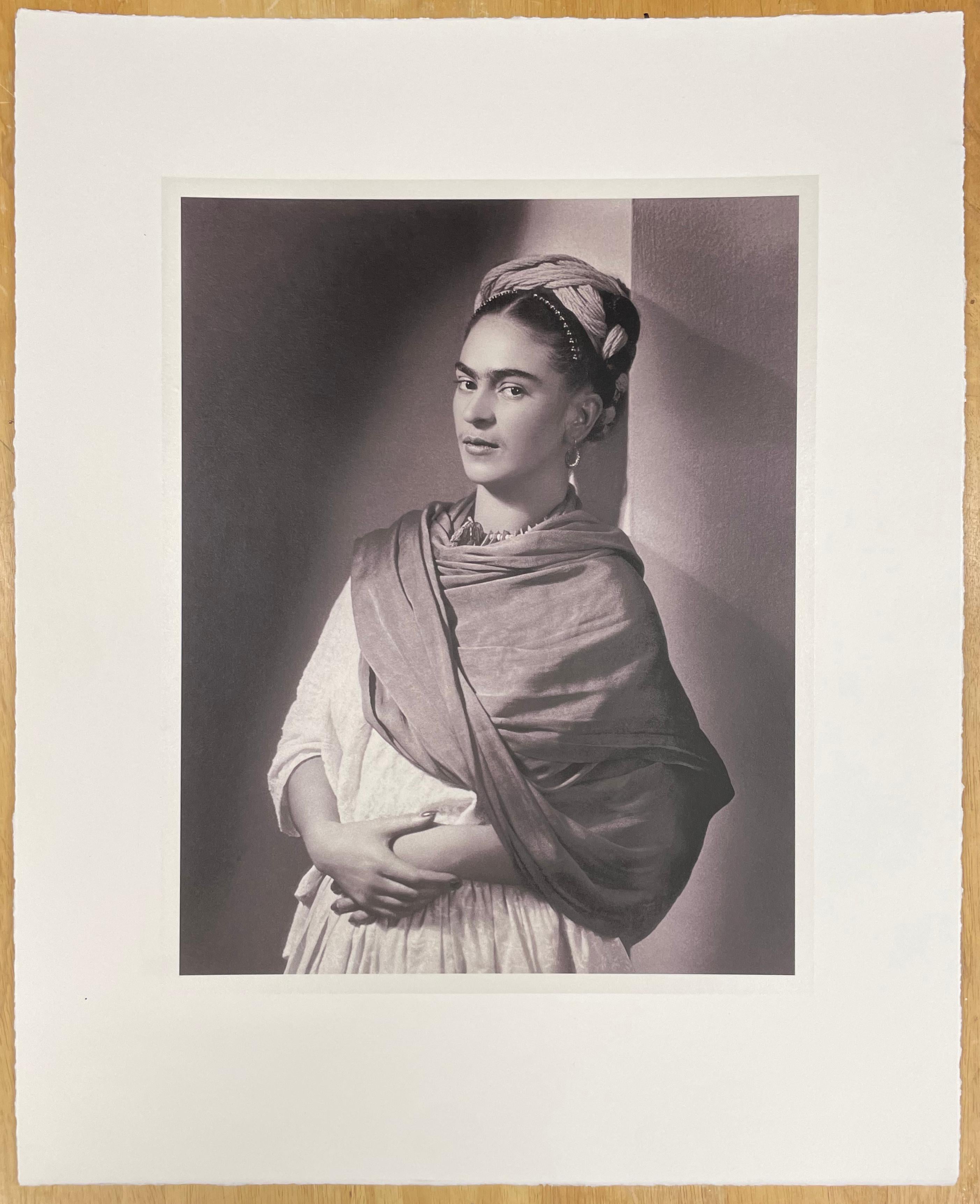 Frida Kahlo - Le portrait breton de Nickolas Muray, 1939, impression au pigment de carbone en vente 1