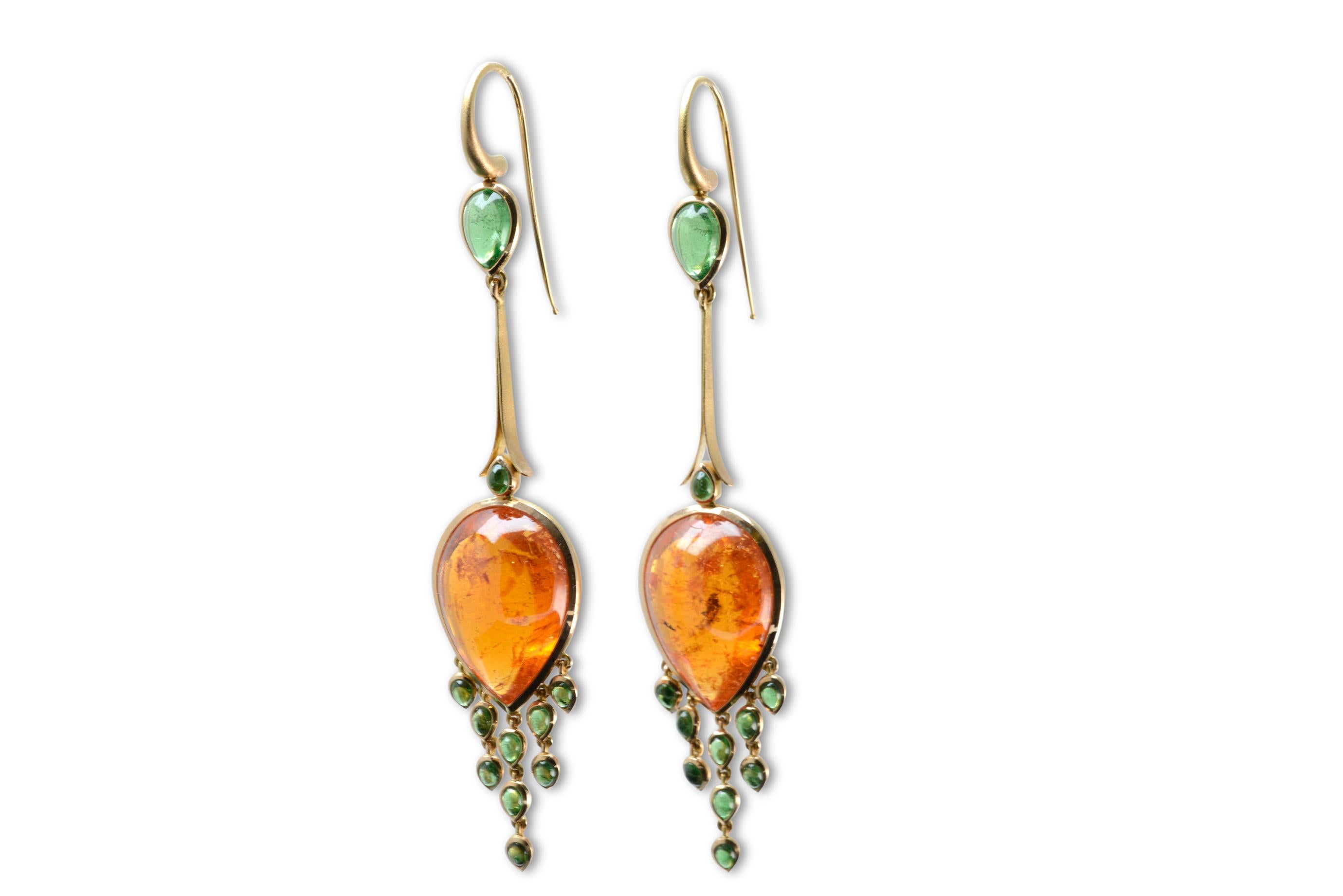 Mandarin and Tsavorite Garnet Chandelier Earrings in 18 Karat Gold For Sale 1