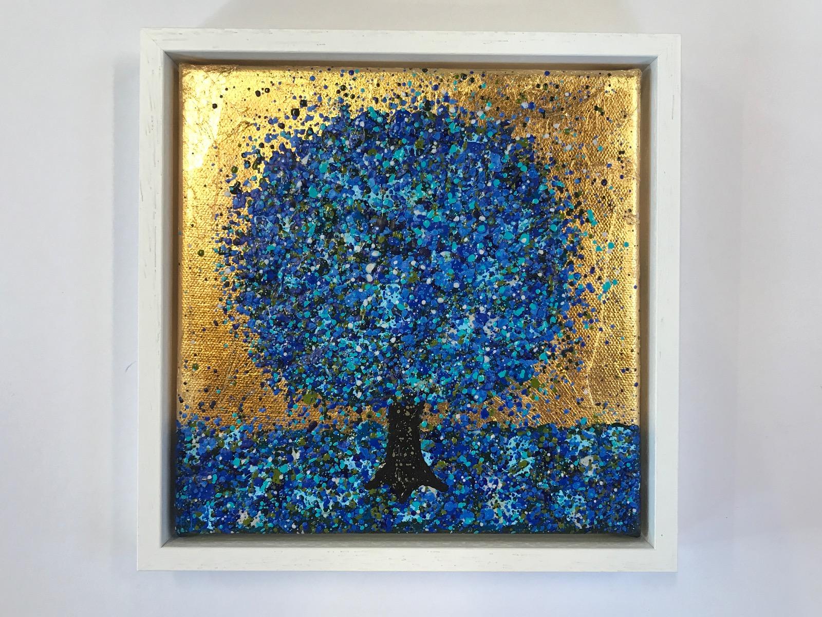 Pequeño árbol zafiro, Pintura original, Paisaje, Arte azul, Arte textural - Painting de Nicky Chubb