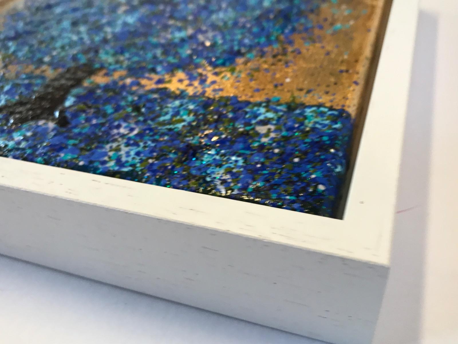 Nueva pintura original de paisaje de Nicky Chubb. Pintura paisajística colorista y texturizada de un árbol con fondo dorado brillante.

INFORMACIÓN ADICIONAL:

firmado y fechado por el artista en el reverso del cuadro 

Acrílico sobre lienzo

23,2