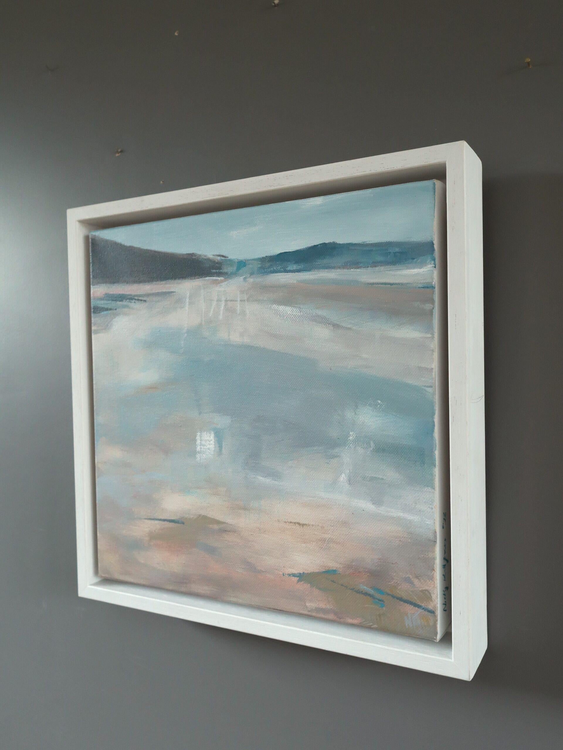 Zeitgenössische britische abstrakte Küstenlandschaft Acrylgemälde - Quiet Expanse (Grau), Landscape Painting, von Nicky Knill Jones