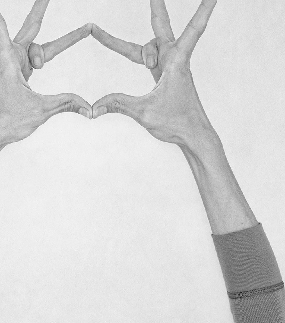 Ohne Titel XXVII. Aus der Serie Chiromorphose. Die Hände. Schwarzweiß-Fotografie (Ästhetizismus), Photograph, von Nico Baixas / Gos-com-fuig