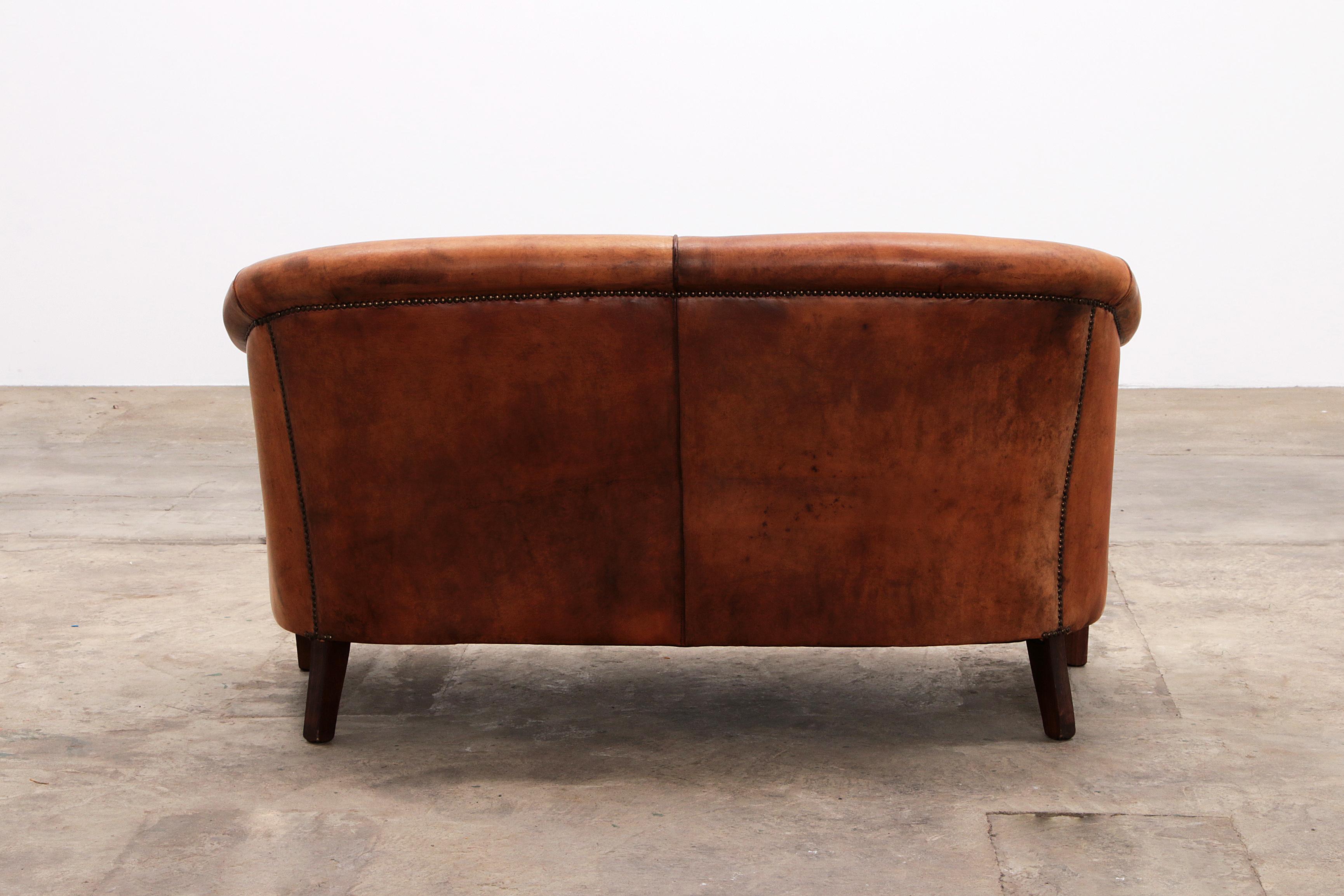 20th Century Dutch Two Seater Tan Sheepskin Leather Sofa Nico Van Oorschot In Good Condition In Oostrum-Venray, NL