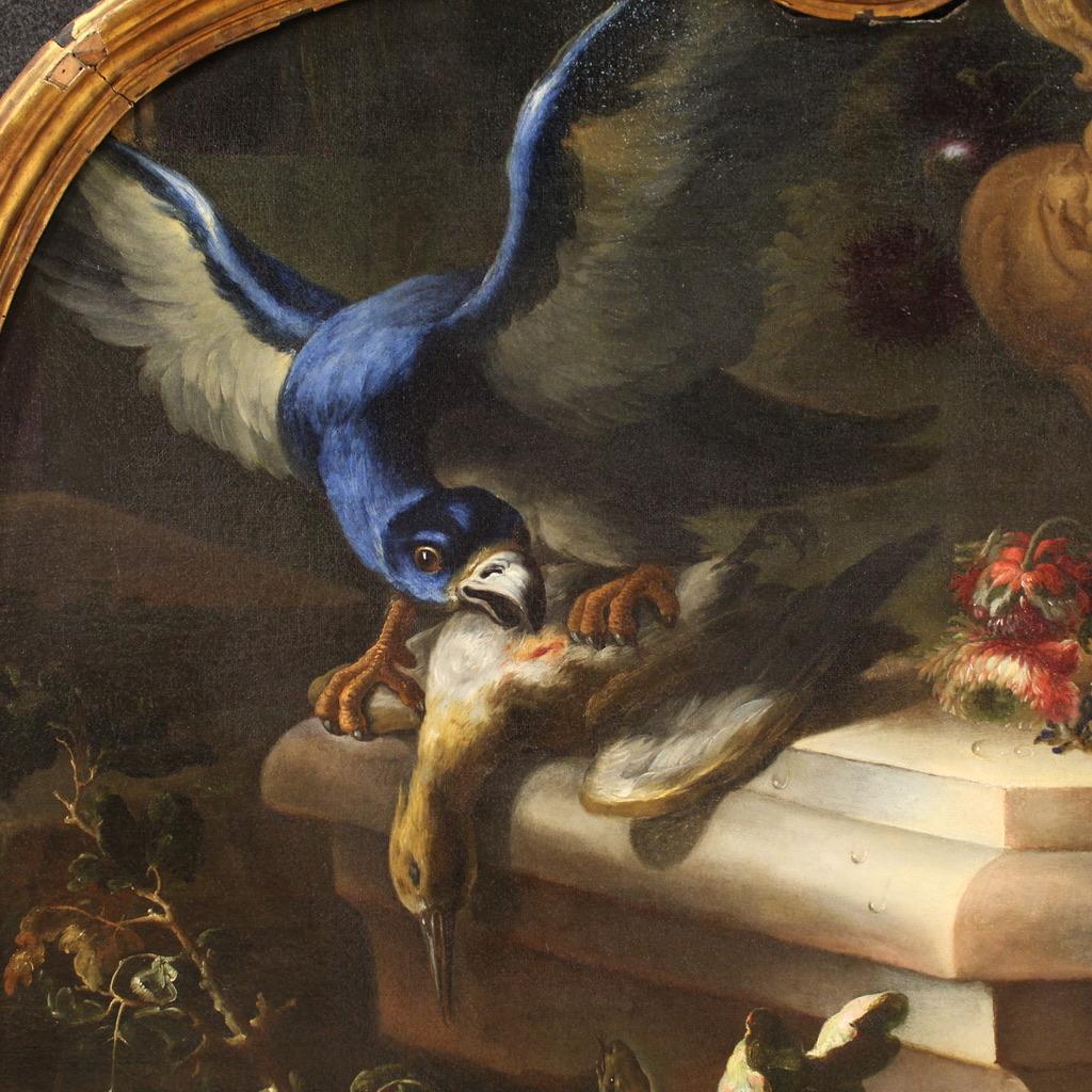 Espectacular pintura de la primera mitad del siglo XVIII. Óleo sobre lienzo que representa un espléndido bodegón atribuible al pintor italiano Nicola Casissa (con autentificación del Dr. Gianluca Bocchi). Alumno de Andrea Belvedere, creó suntuosos y