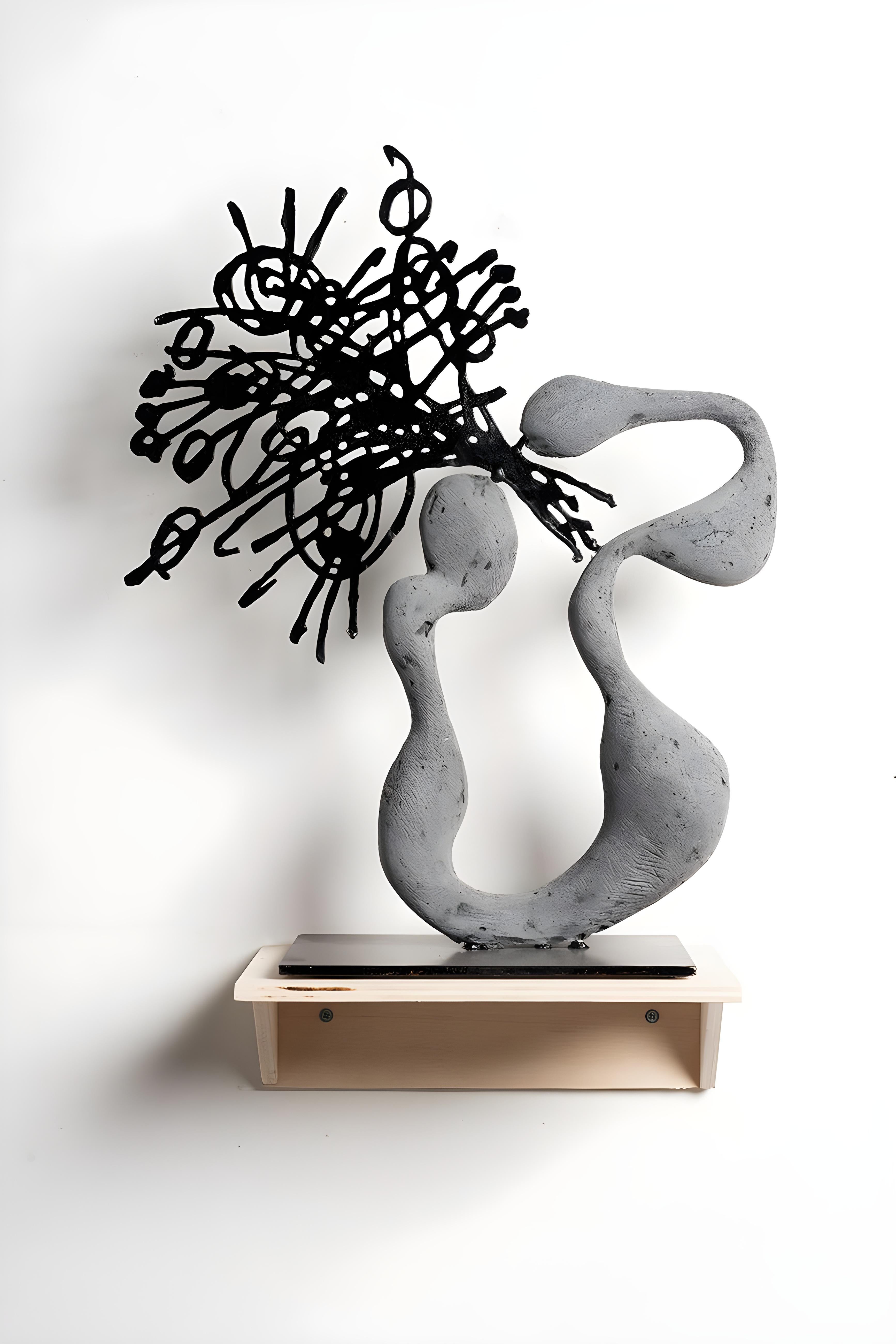 Abstract Sculpture Nicola Cucchiaro - Black Flower n° 2 : Sculpture abstraite en fer et en plâtre
