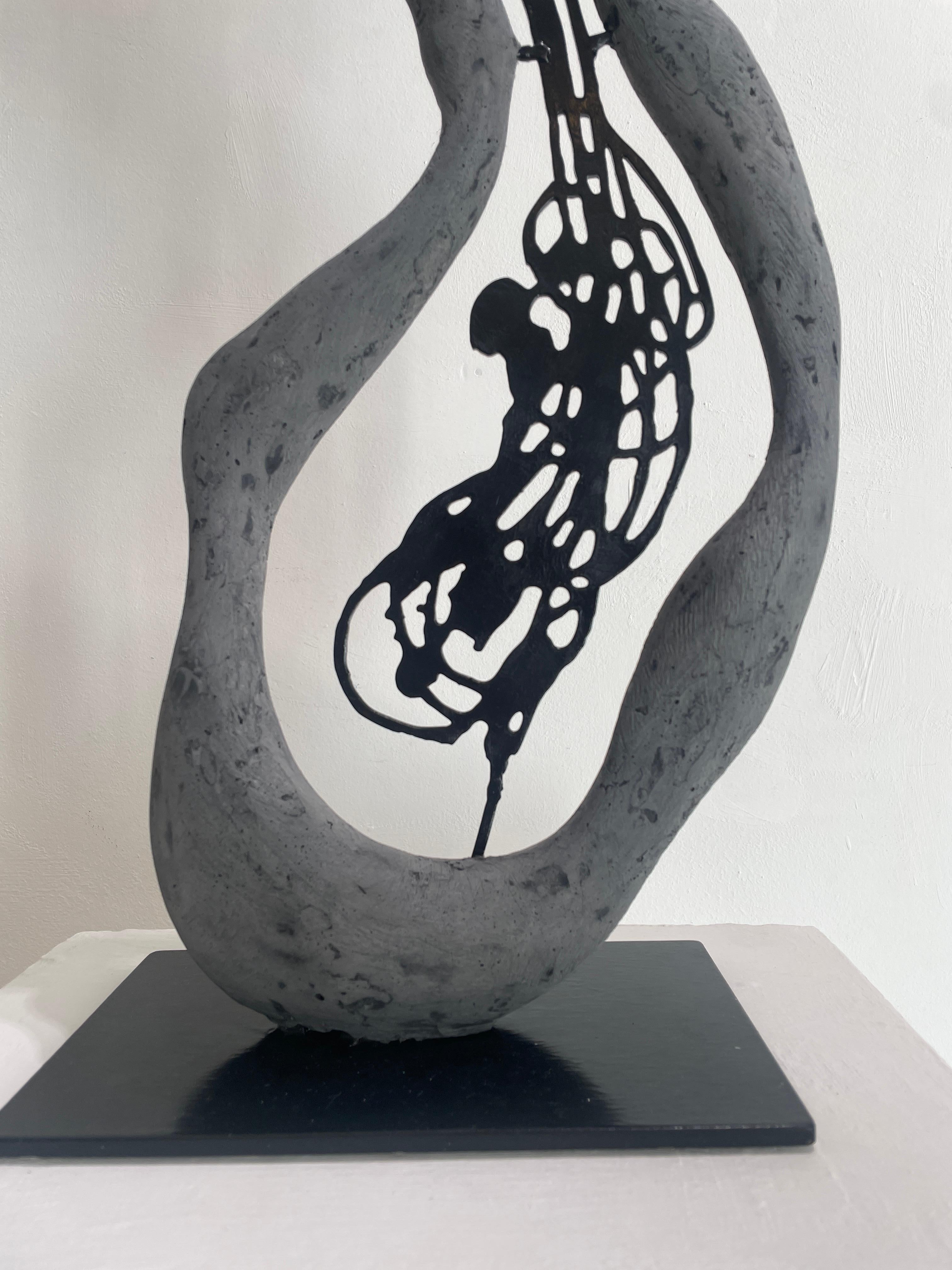 Fiore Nero Nº 4 - Sculpture Contemporaneo di Nicola Cucchiaro
