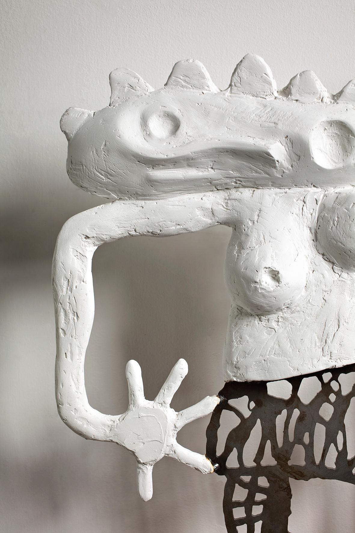 The crowned - Sculpture by Nicola Cucchiaro