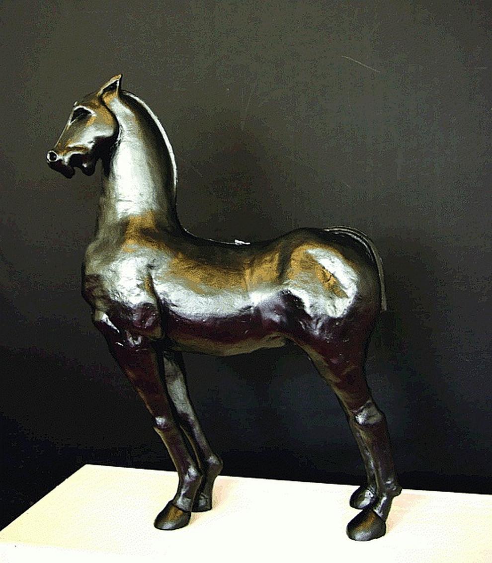 Nicola DOMENICI  Figurative Sculpture – Roberto Cavallo