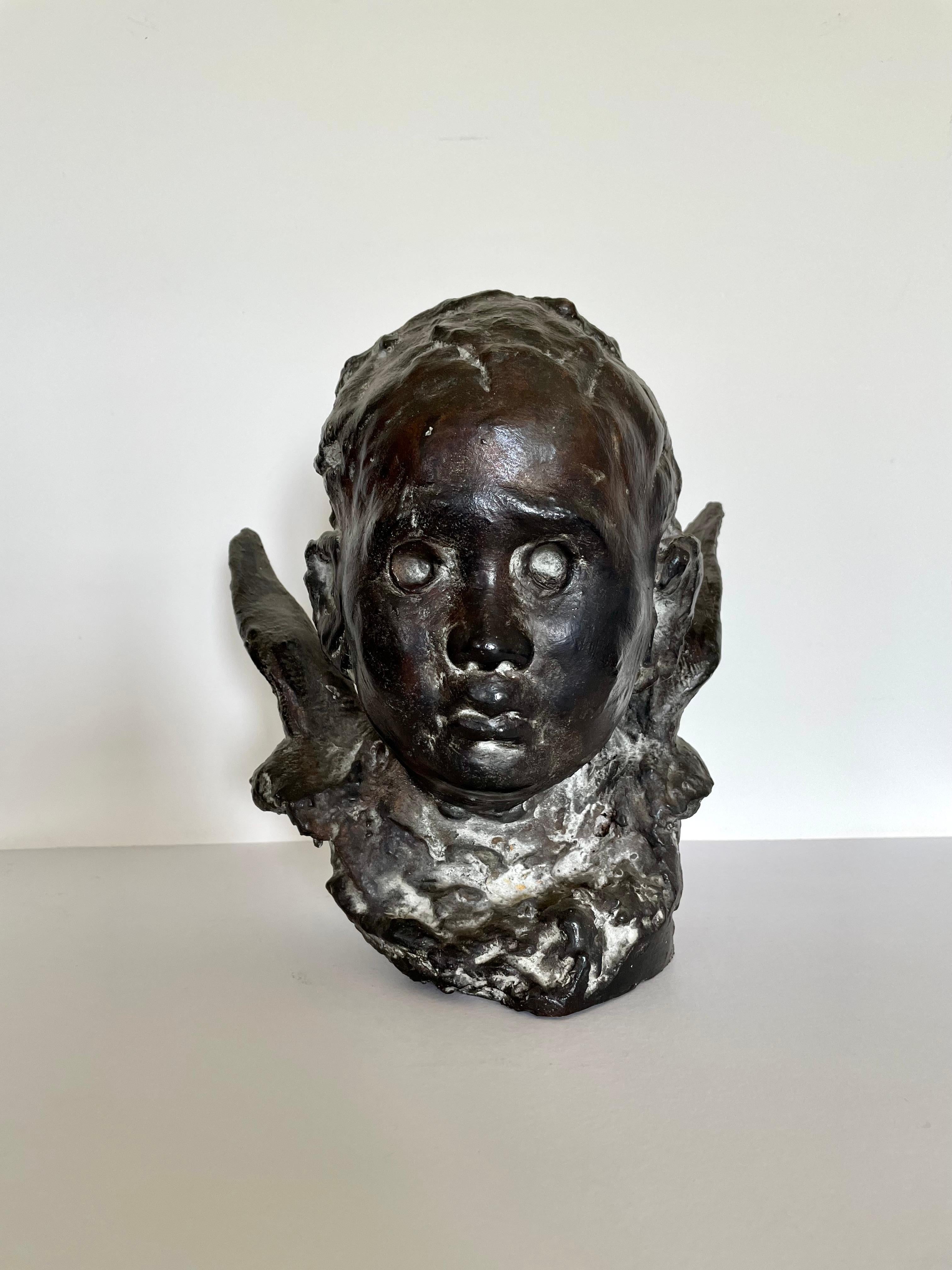 Mrs Samuelson's Baby Angel - Buste en bronze britannique contemporain de Nicola Hicks en vente 2