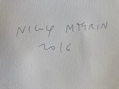 Paesaggio selvaggio in bianco e blu con lupi e alberi di un raffinato pittore italiano