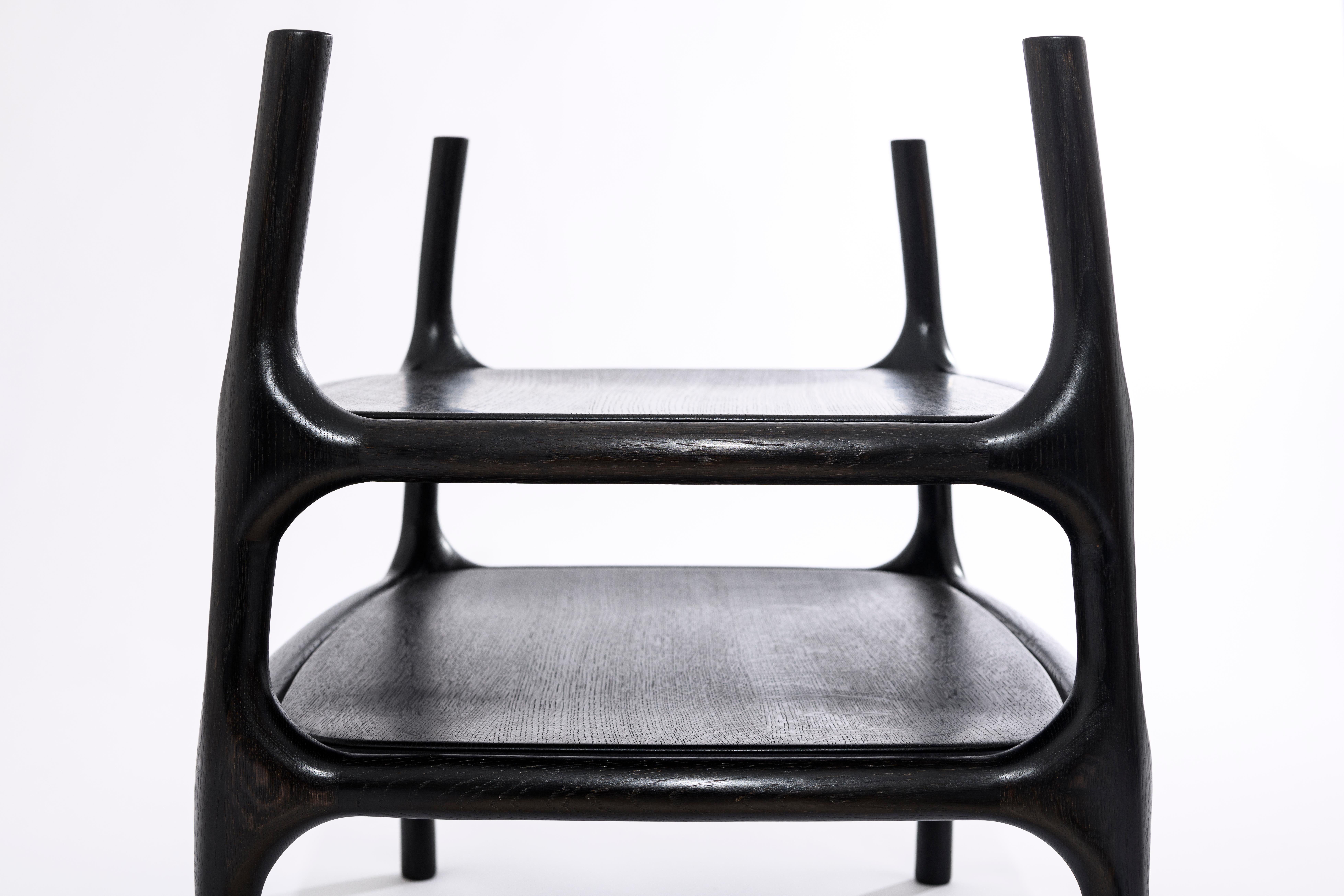 Mesa escultórica de roble Nicola de Atelier Blouberg en Nuevo estado para la venta en Geneve, CH