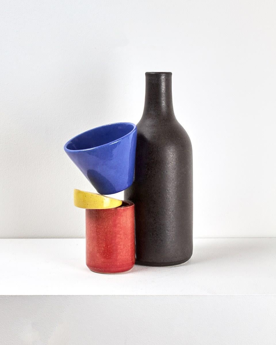 Grès Nicola Tassie, composition en bleu, rouge et jaune en vente