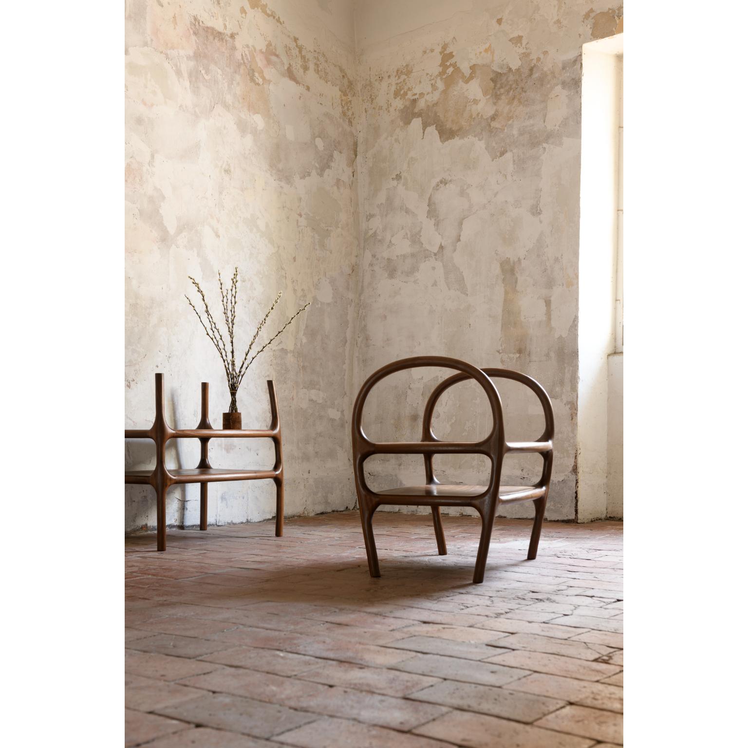 Autre Table basse en noyer Nicola par Atelier Blouberg en vente