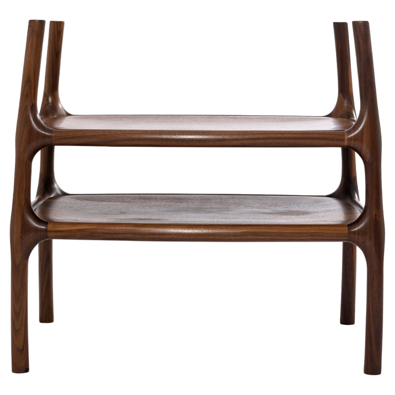 Table basse en noyer Nicola par Atelier Blouberg