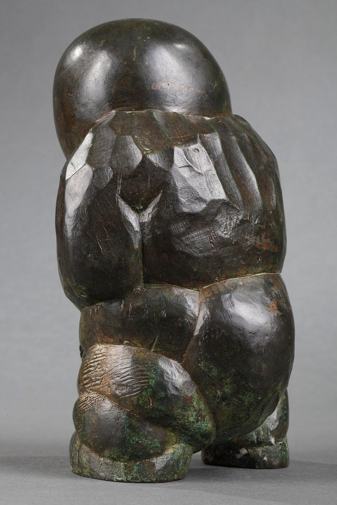 El bebé
por Nicolas ALQUIN (nacido en 1958) 

Escultura de bronce con una pátina verdosa matizada de color marrón oscuro
firmado en la pierna con el monograma 