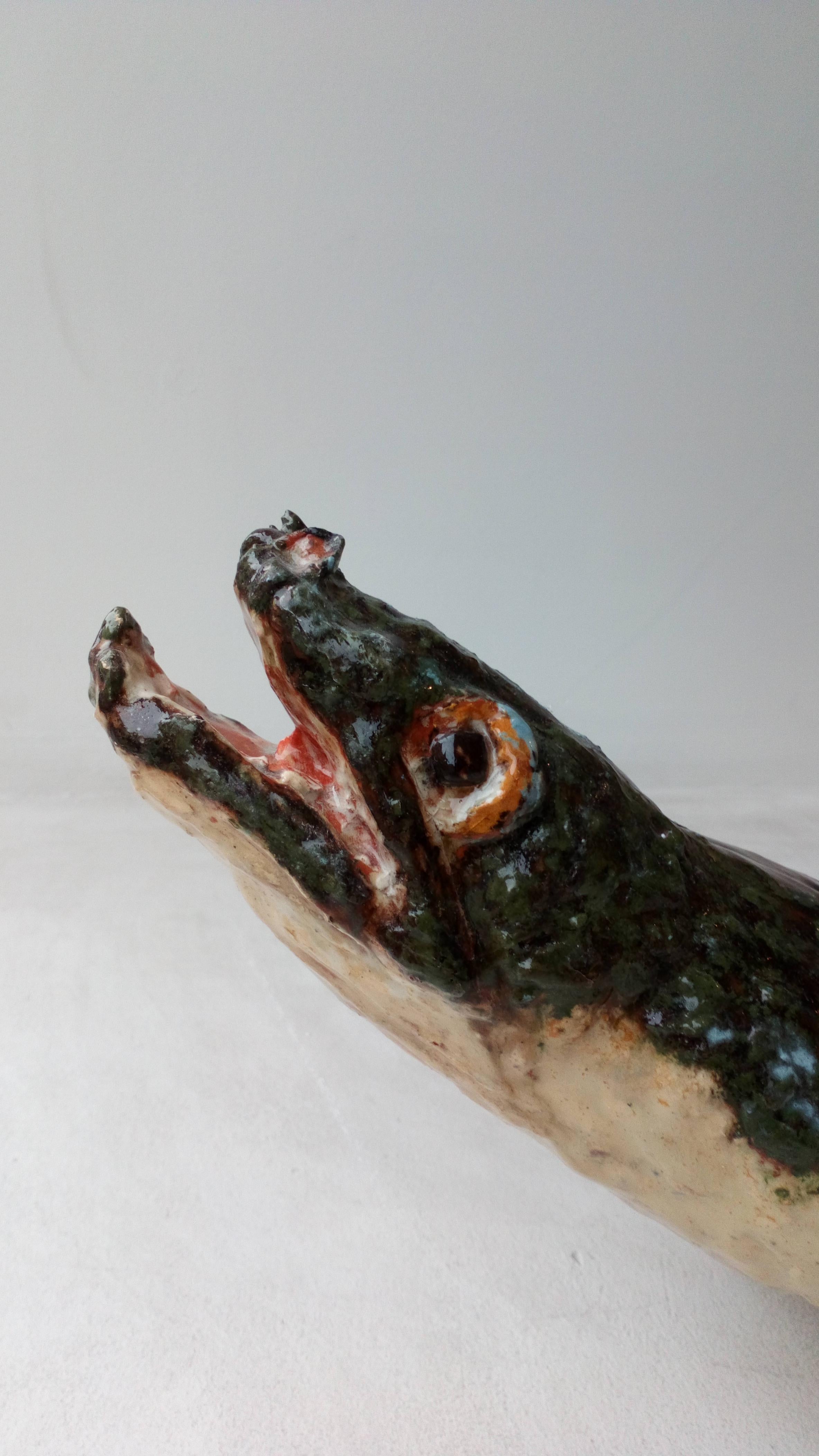 Sculpture contemporaine d'anguille en terre cuite en forme de poisson de la nature de Nicolas Kennett en vente 2