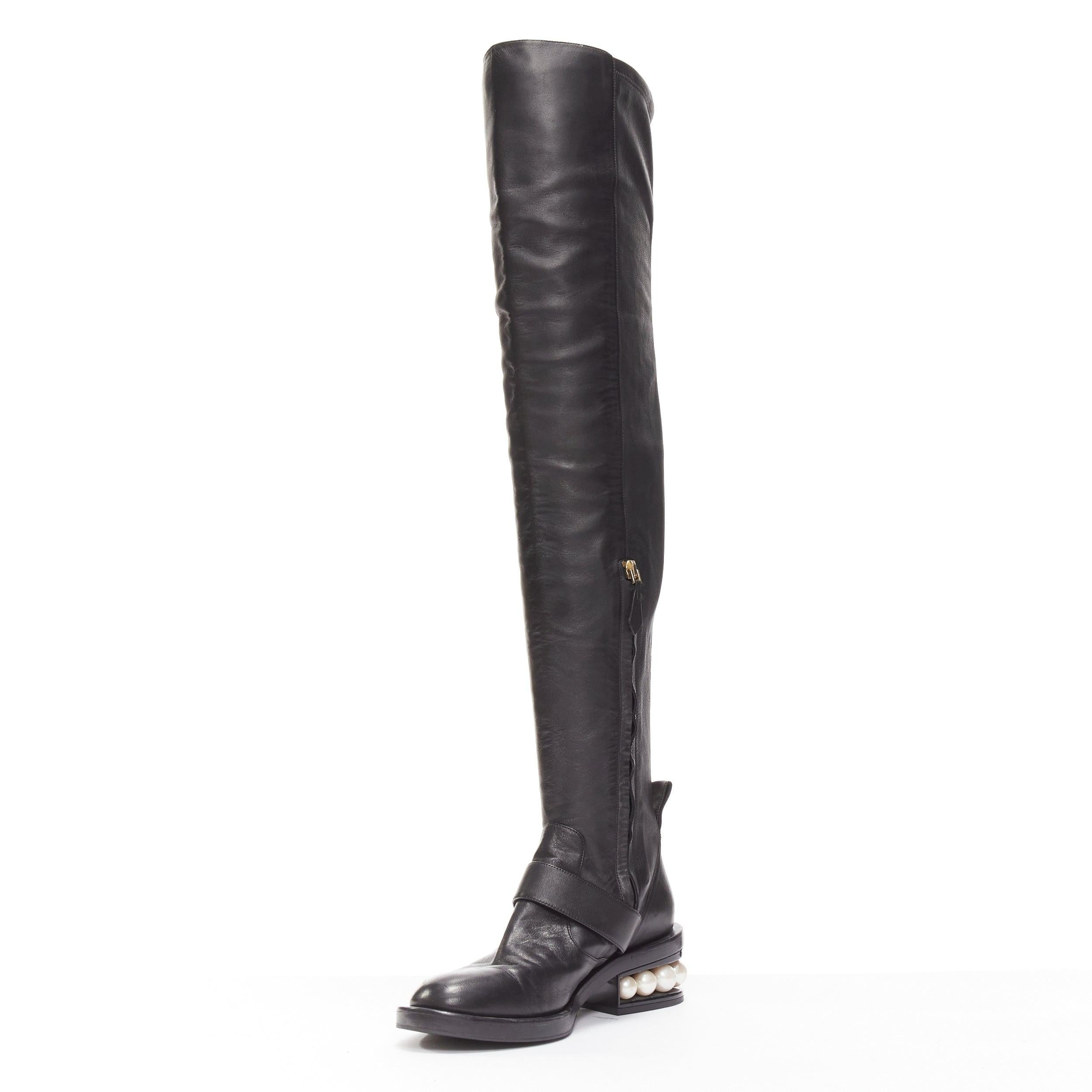 Bottes hauteur genou noires embellies de perles NICOLAS KIRKWOOD EU37,5 Pour femmes en vente