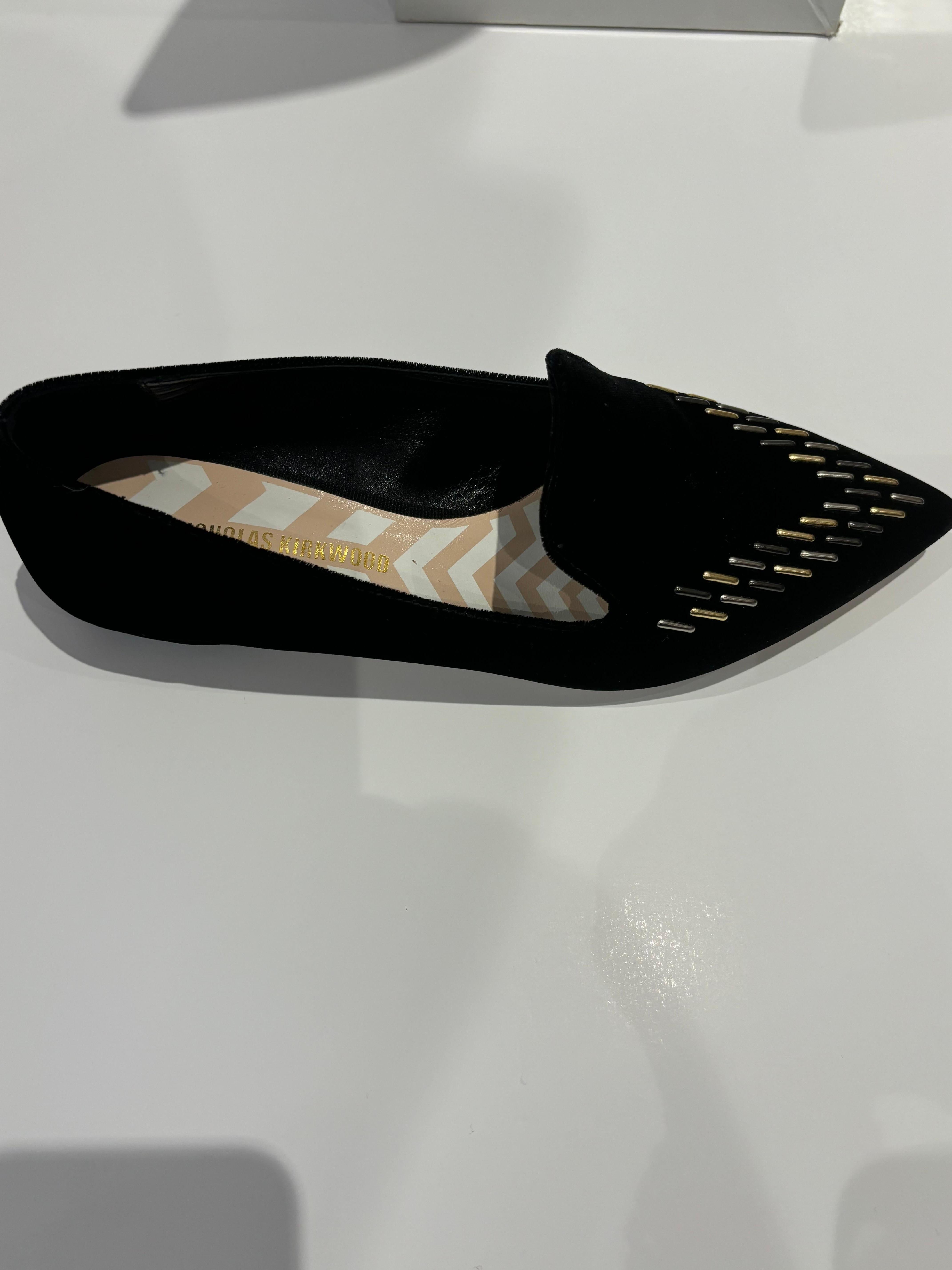 Nicolas Kirkwood Never getragene Beya-Flats aus schwarzem Samt mit Perlenverzierung 38 mit Box im Angebot 6