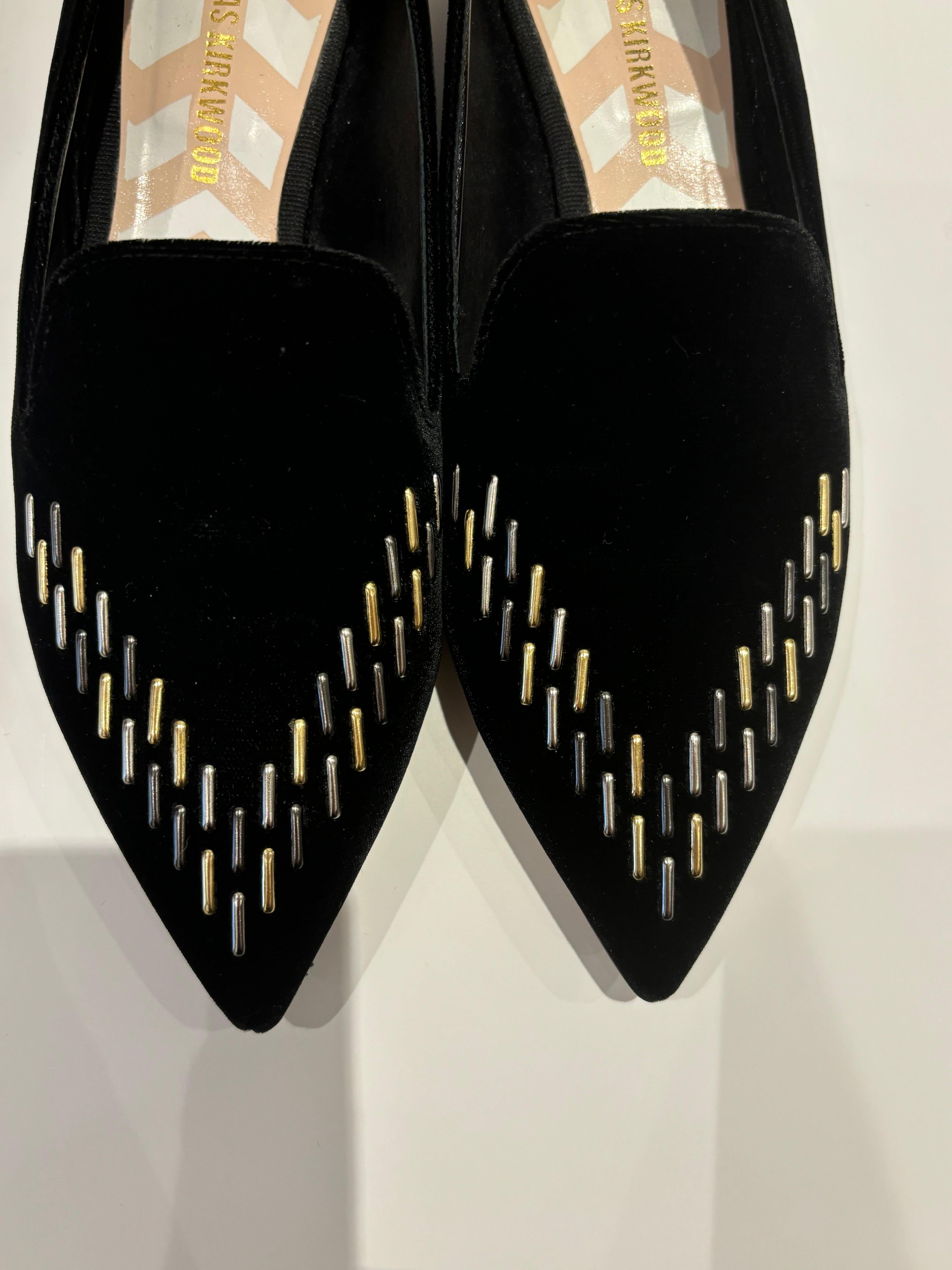 Nicolas Kirkwood Never getragene Beya-Flats aus schwarzem Samt mit Perlenverzierung 38 mit Box (Schwarz) im Angebot