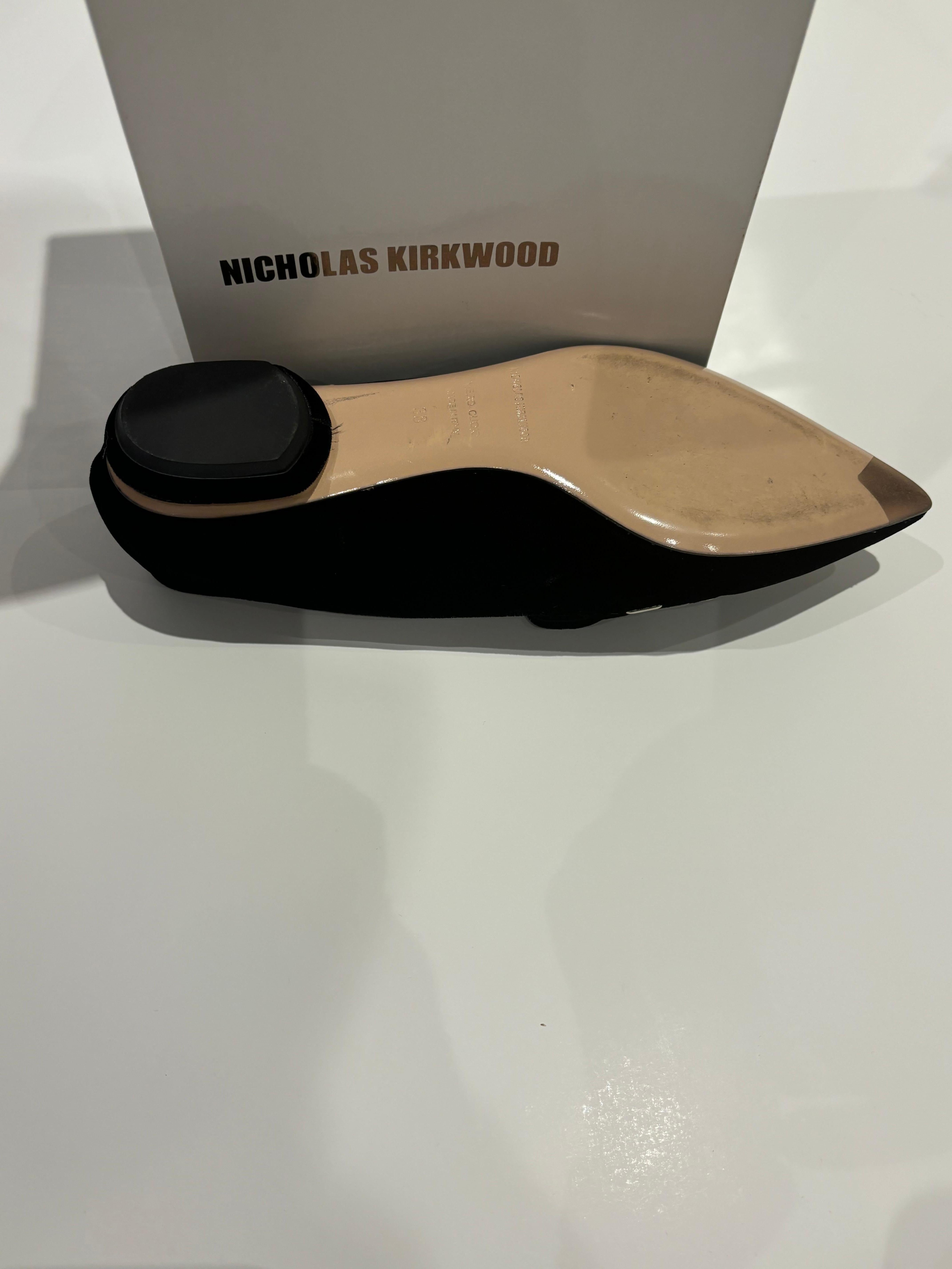 Nicolas Kirkwood Never getragene Beya-Flats aus schwarzem Samt mit Perlenverzierung 38 mit Box Damen im Angebot